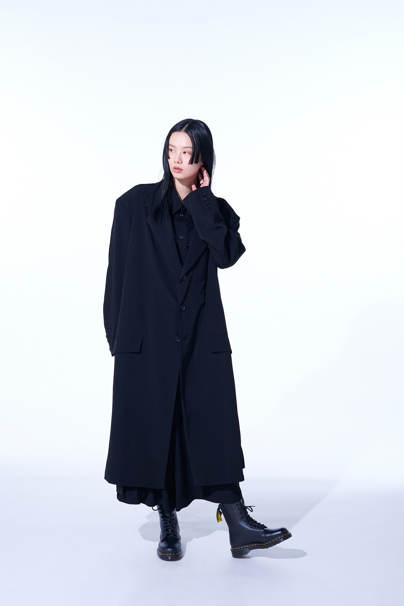 Elegant Crepe de Chine Oversized Notched Lapel Long Jacket for Women - Perfect for Office Wear, Evening Events & Special Occasions