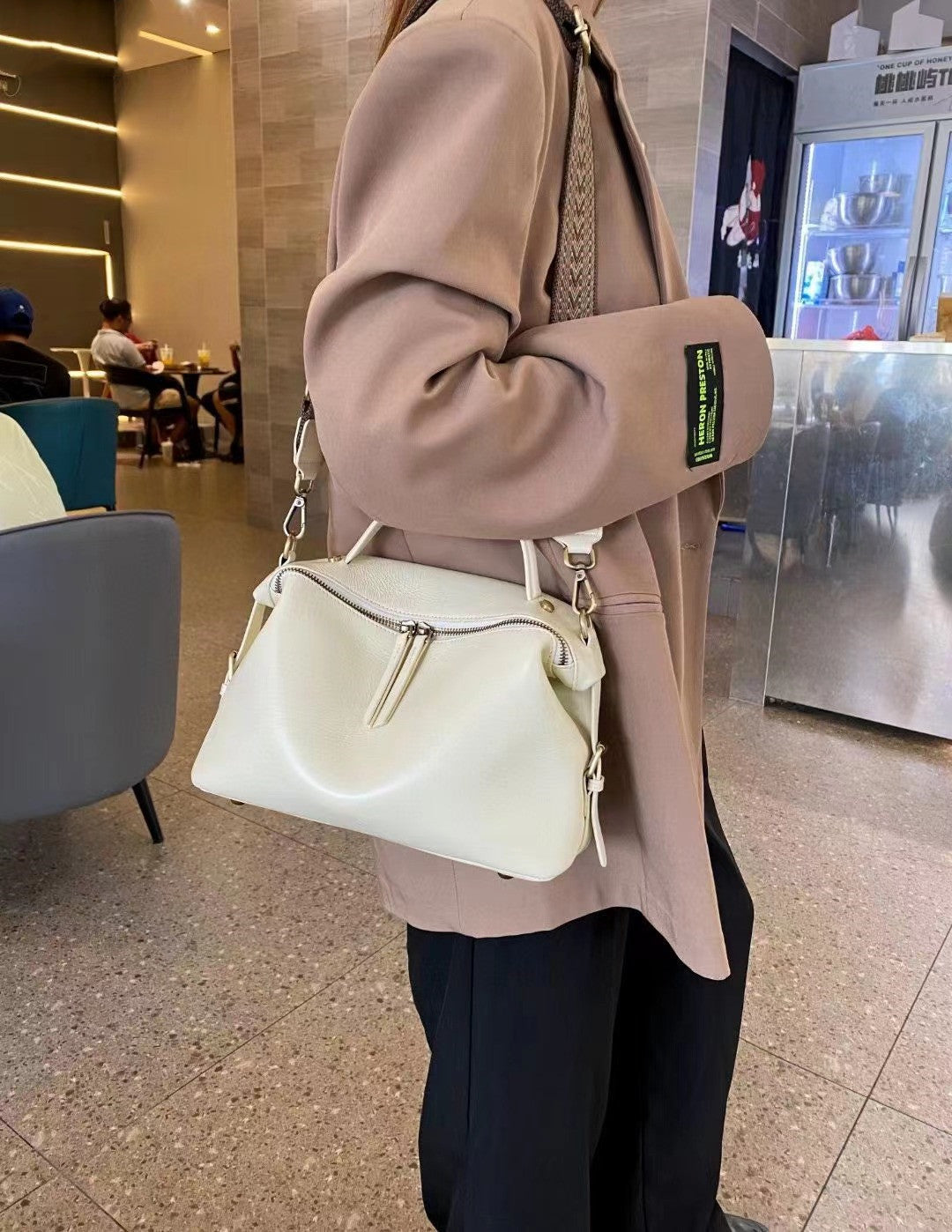Stylish Convertible Shoulder Bag for Women - Crossbody, Tote & Backpack - Perfect for Work, Travel & Daily Use