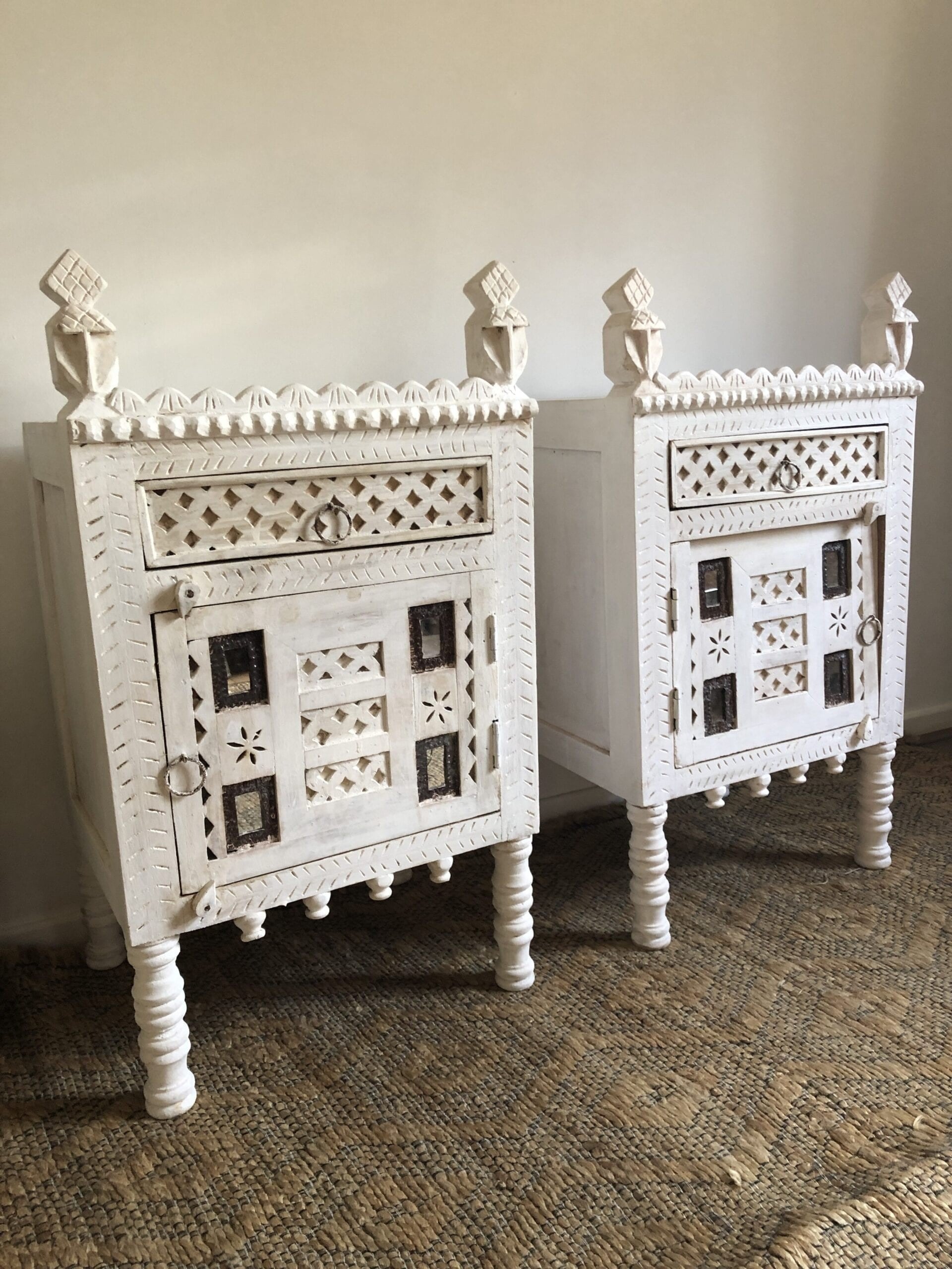 Damchiya Whitewashed Bridal Wardrobe Cabinet 45x39x82 cm - Open Front Design for Bedroom Storage & Wedding Dress Organization
