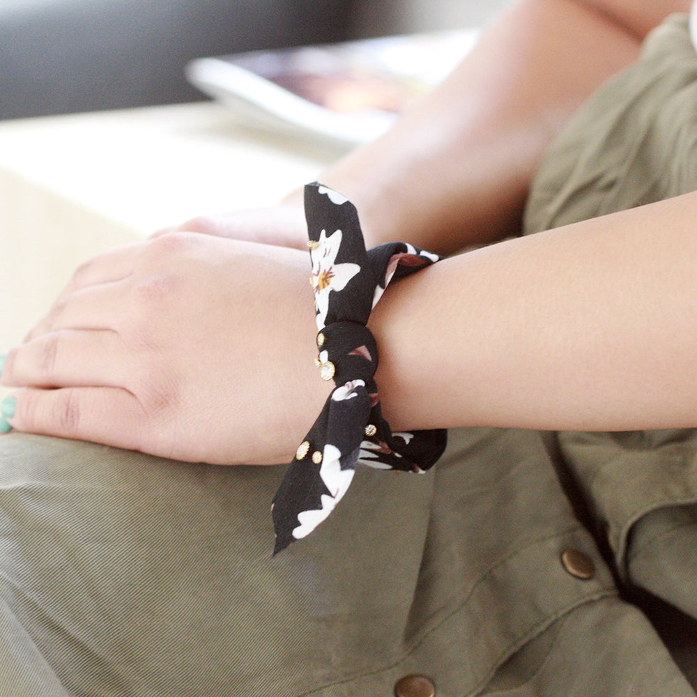 Elegant Black Floral Scarf Bracelet with Magnetic Clasp - Perfect for Women's Fashion Accessories, Parties, and Everyday Wear