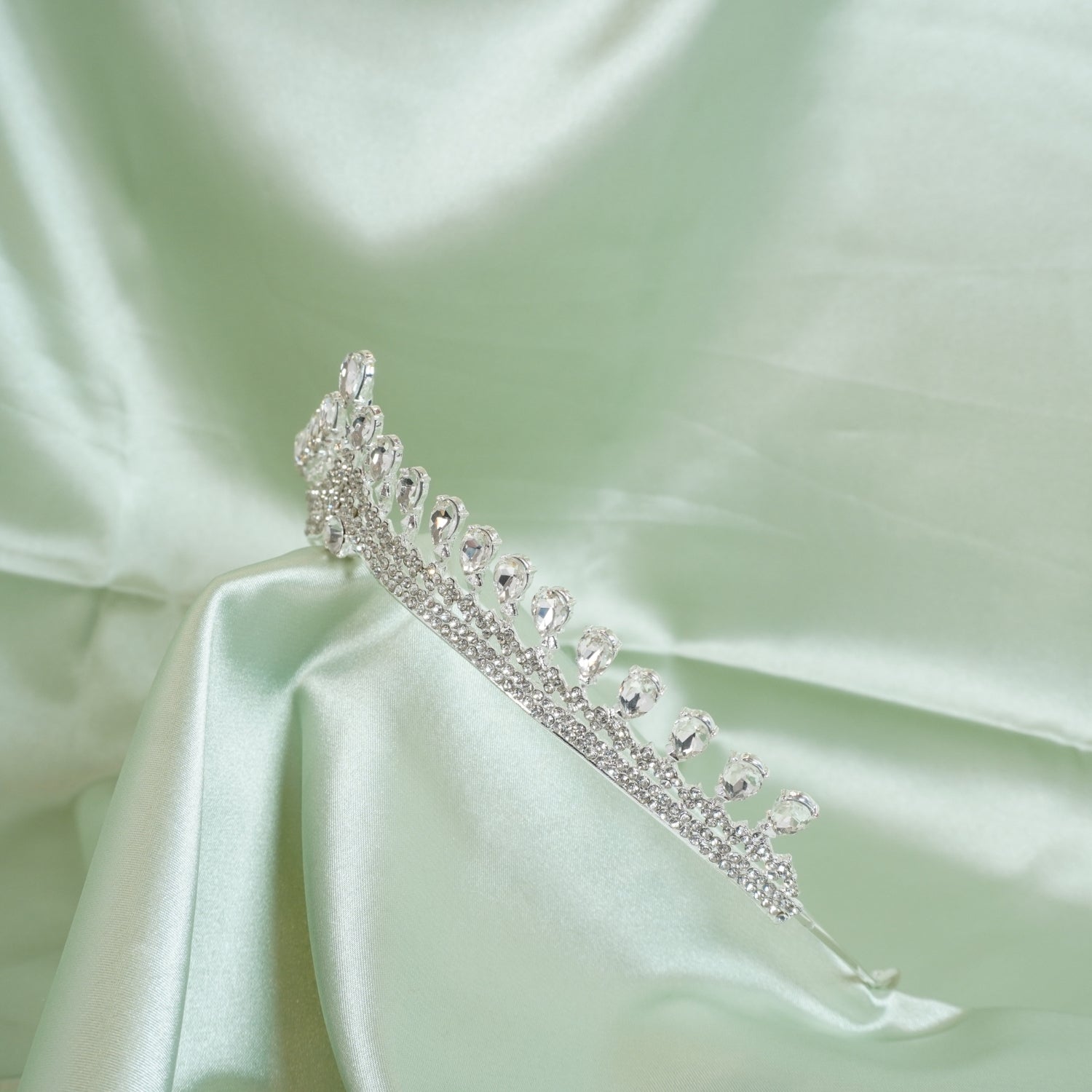 Elegant Silver Princess Crown Tiara for Women - Prom Queen, Birthday, Wedding & Bachelorette Party Accessories | Perfect for Bridal Showers, Pageants & Special Occasions