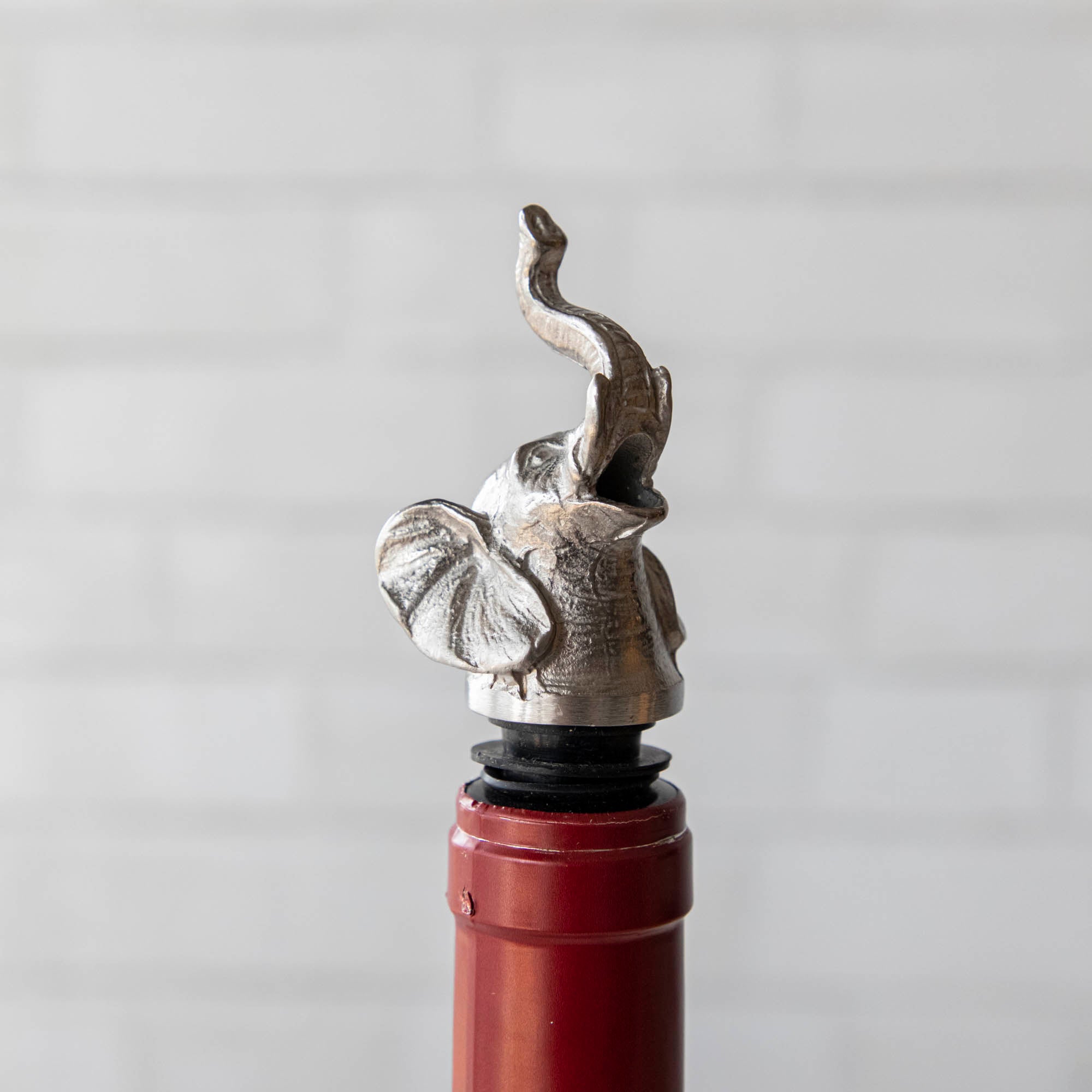 Premium Elephant-Shaped Liquor Bottle Pourer - Perfect for Whiskey, Vodka, and Cocktail Bars - Ideal for Home Bars, Parties, and Gifts