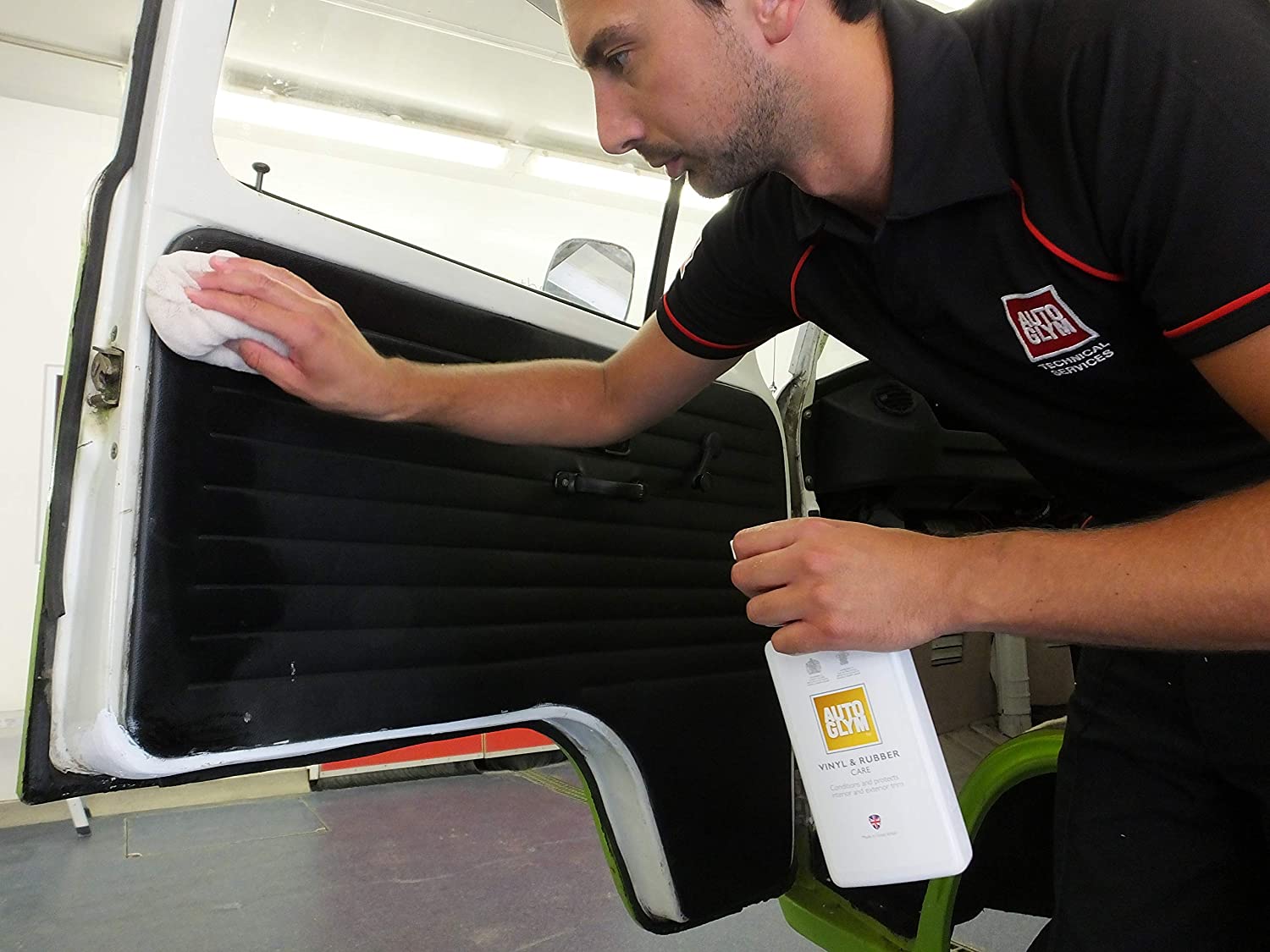 Autoglym Vinyl & Rubber Care - Premium Protectant for Car Interiors, Motorcycle Seats & Outdoor Gear | Restores Shine & Prevents Cracking | Ideal for Dashboards, Upholstery & Weather Strips