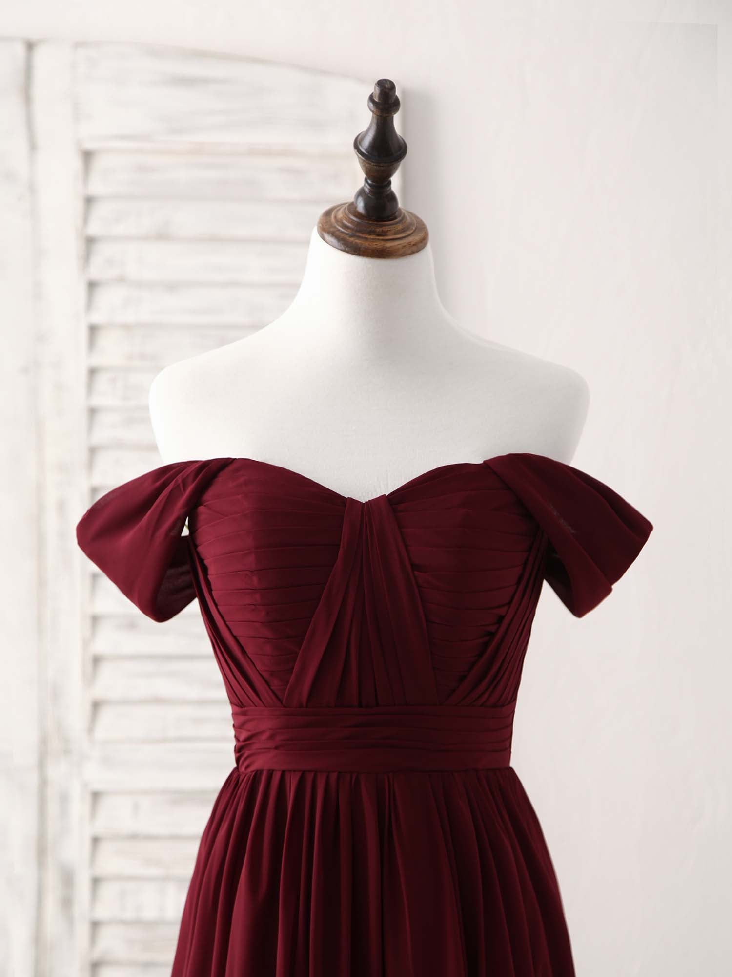 Elegant Burgundy Chiffon Off-Shoulder Long Prom Dress for Bridesmaids - Perfect for Weddings, Formal Events & Evening Parties