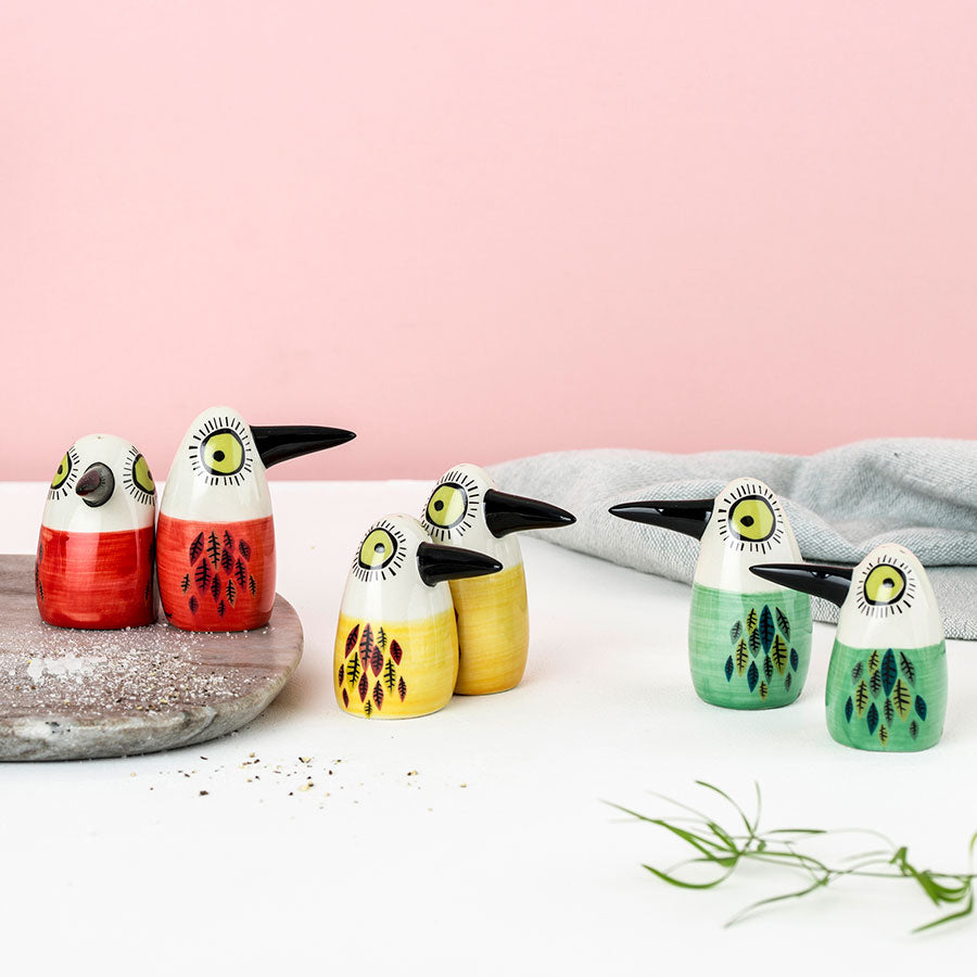 Yellow Bird Salt and Pepper Shakers Set of 4 - Cute Kitchen Seasoning Containers for Dining Table, Restaurant, or Home Decor