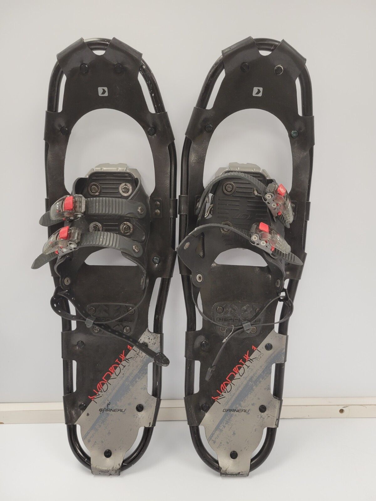 Garneau Nordik 1 Adult Snowshoes with Adjustable Bindings - Winter Hiking & Backcountry Snow Trekking Gear