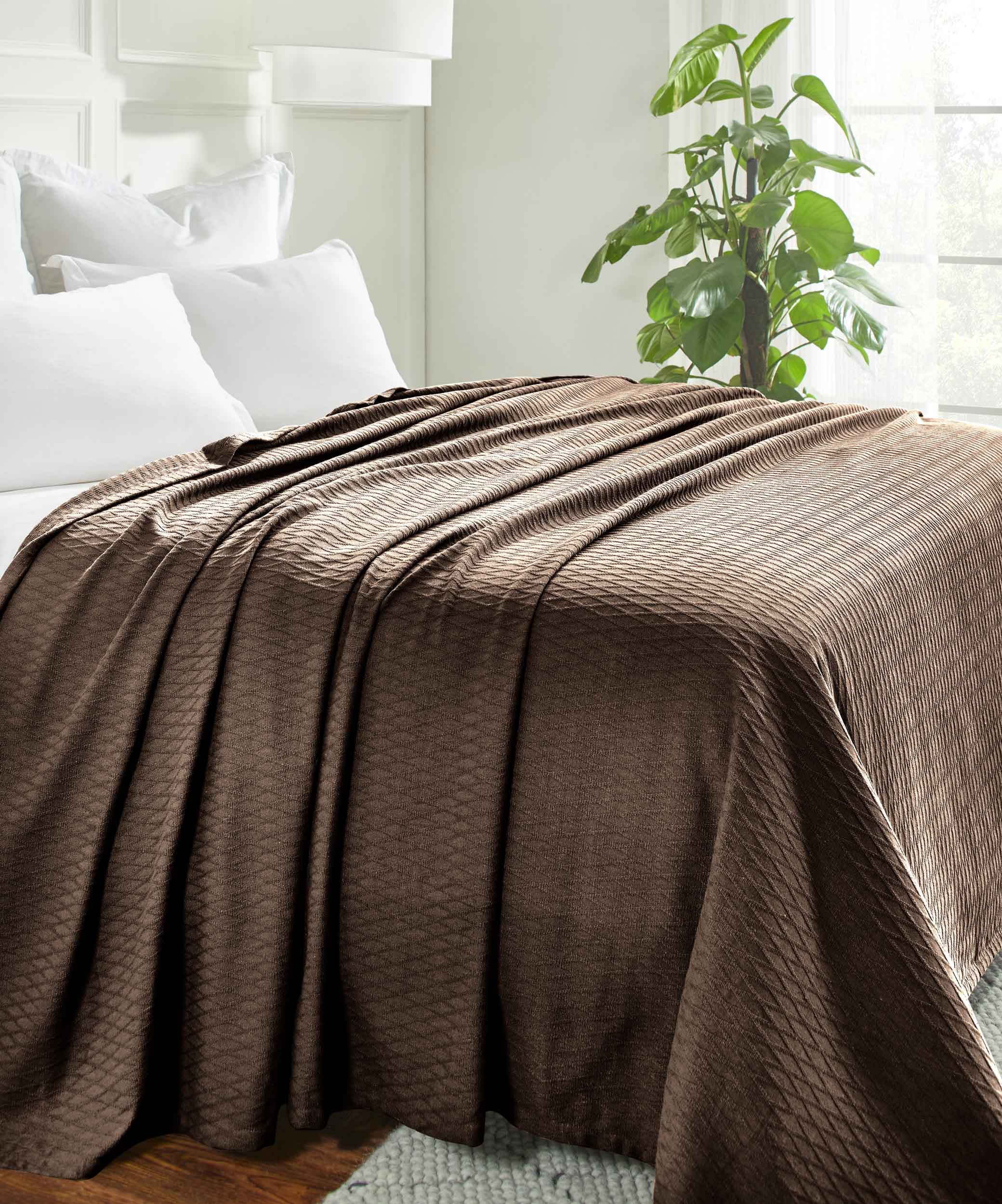 Premium Cotton All-Season Diamond Pattern Bed Blanket & Sofa Throw - Soft Cozy Blanket for Bedroom, Living Room, Travel and Gift Giving