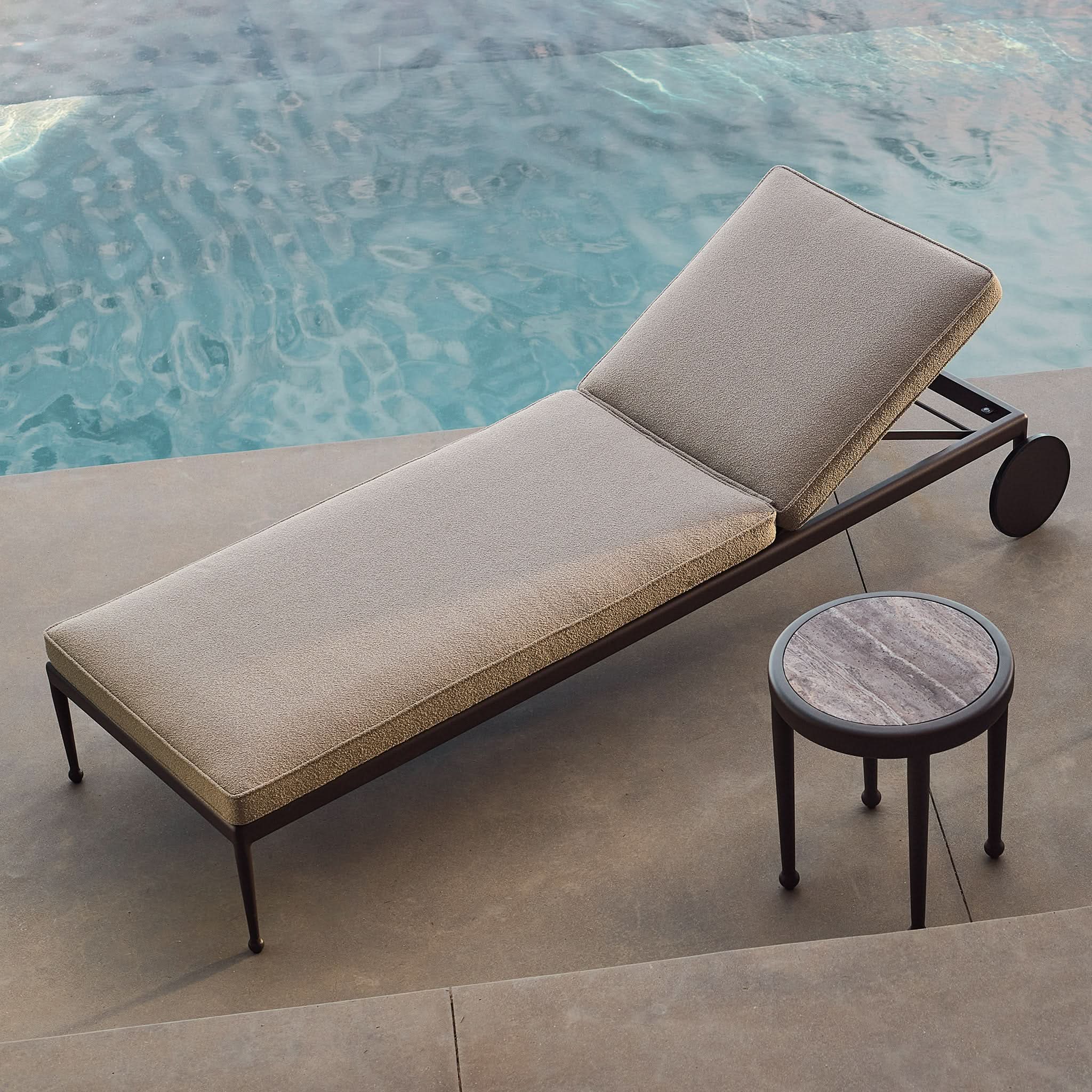Andre Round Side Table - Modern End Table for Living Room, Bedroom, or Office - Perfect for Coffee, Books, and Decor