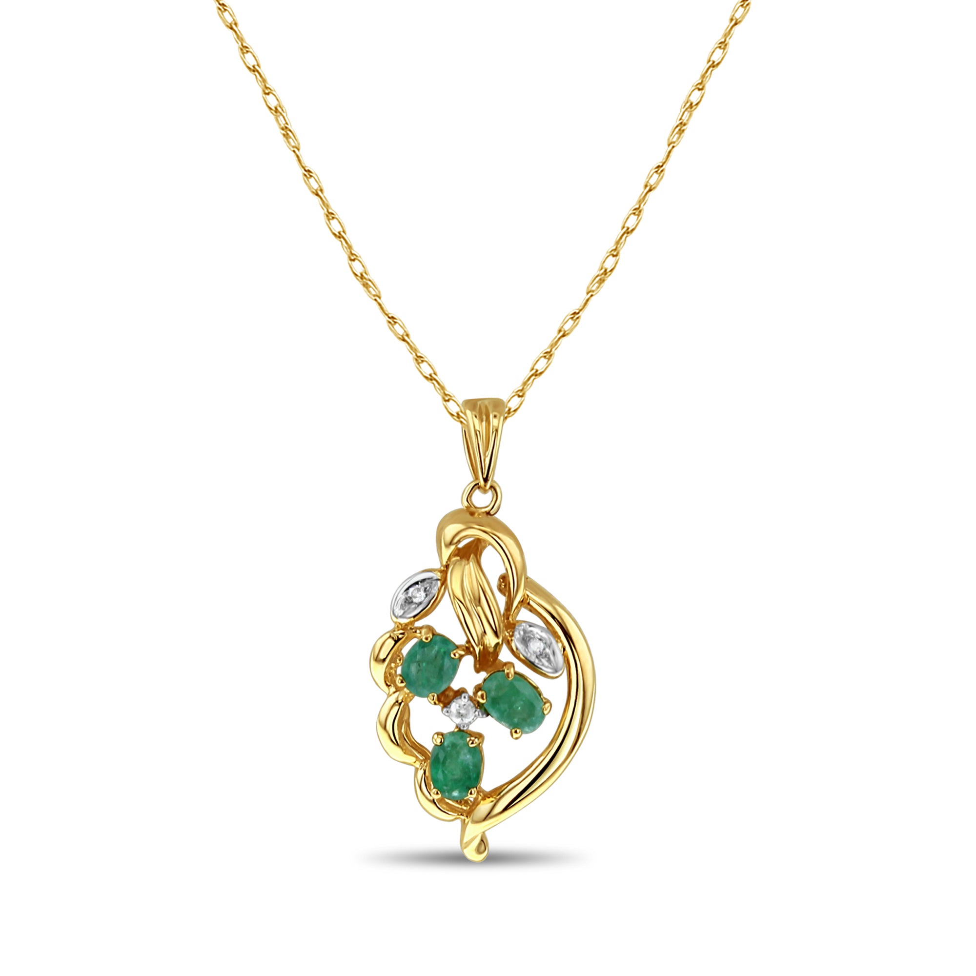 Exquisite Oval Cluster Emerald & Diamond Accent Necklace - 14K Gold Pendant for Women | Elegant Gift for Anniversary, Birthday & Special Occasions