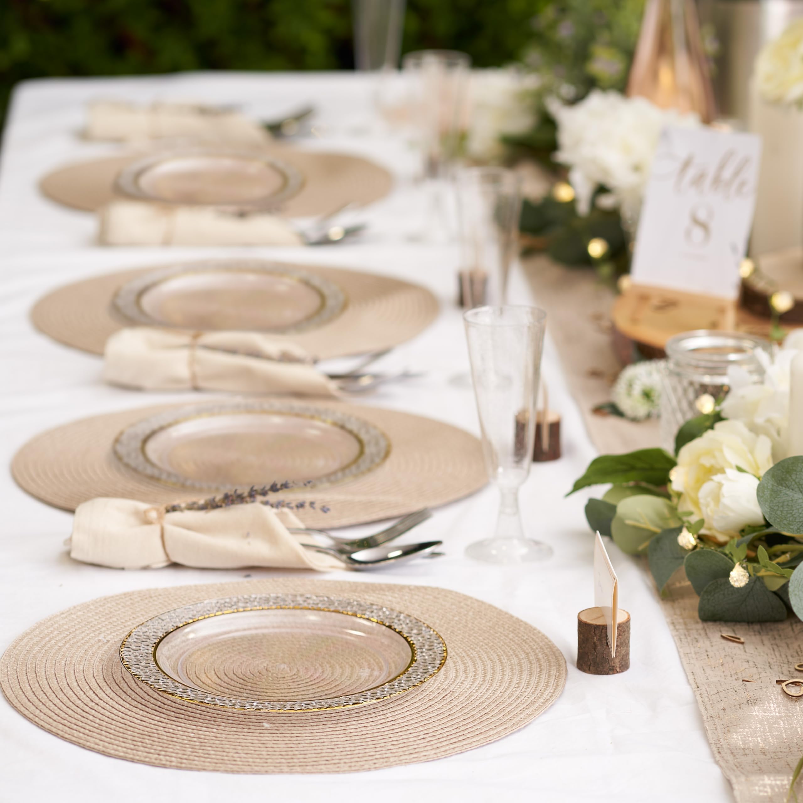 MATANA 20-Pack 7.5 Inch Clear Reusable Plastic Party Plates with Hammered Gold Rim - Heavy Duty Dinner Plates for Wedding, Bridal Shower, Birthday Party, Picnic & Special Events - Elegant Fancy Disposable Tableware for Indoor/Outdoor Entertaining