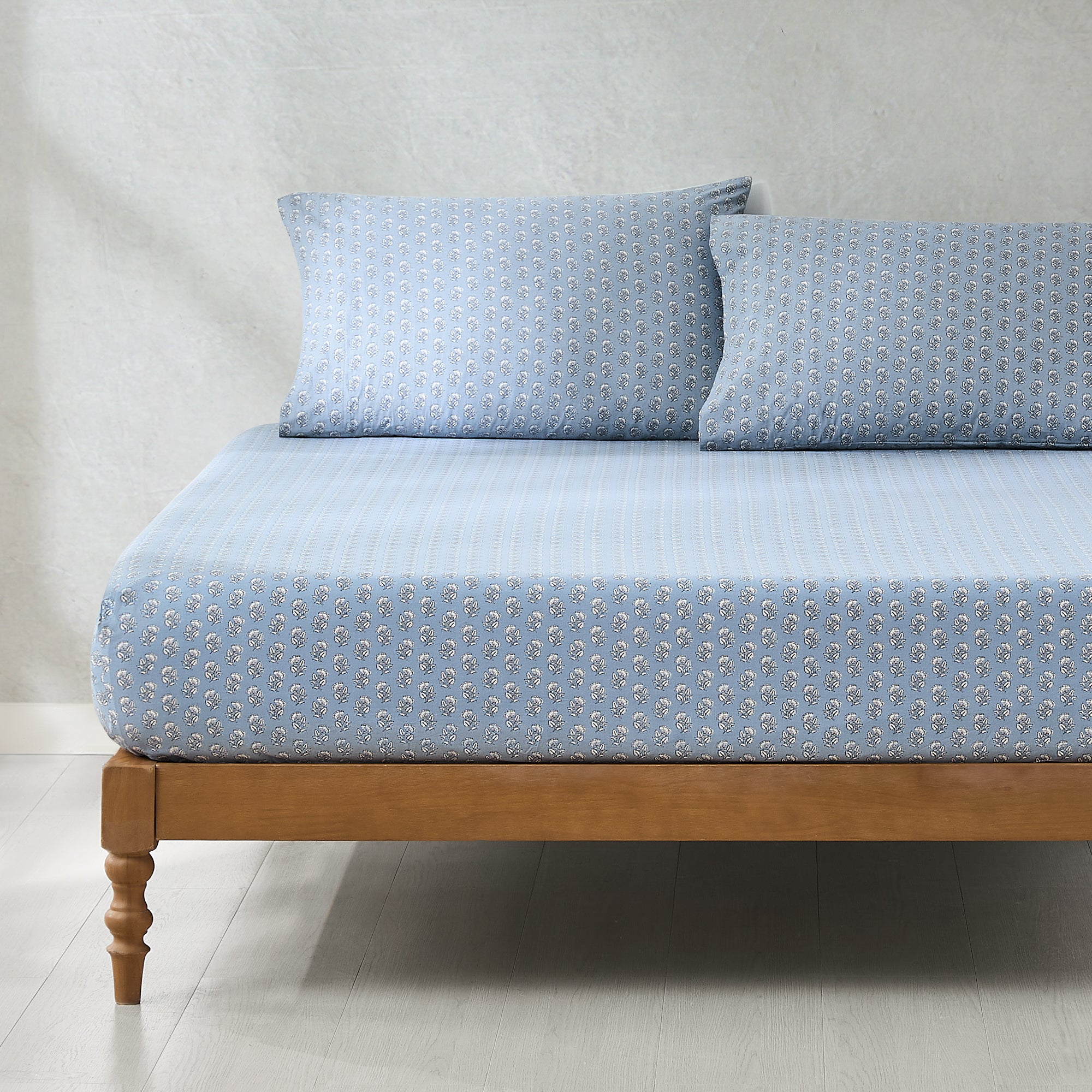 Premium Freesia Cotton Sheet Set - Soft Breathable Bed Sheets for All Seasons - Queen Size 4-Piece Set - Perfect for Home, Hotel, and Guest Room Use