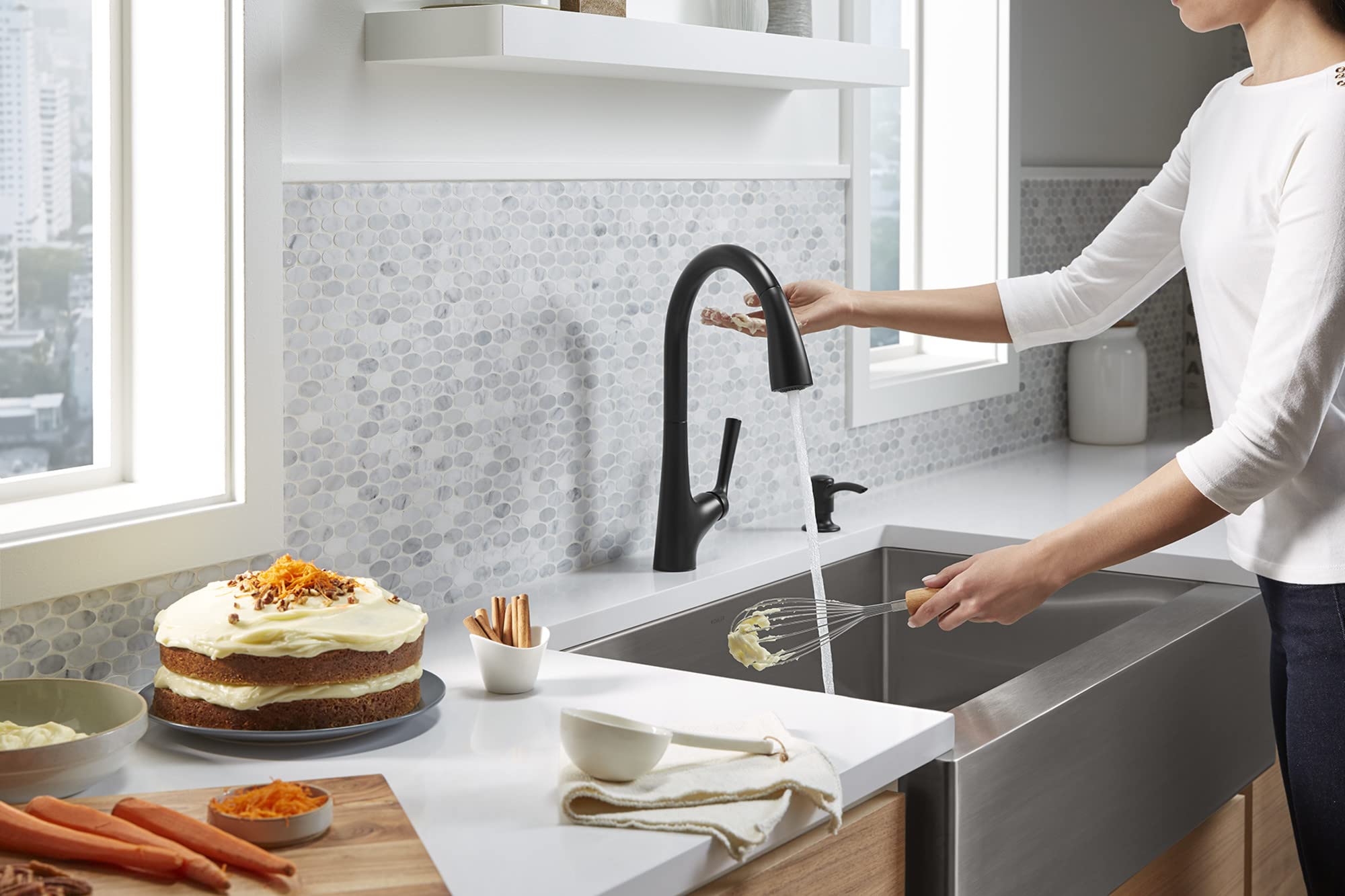 KOHLER R77748-SD-BL Matte Black Touchless Pull Down Kitchen Faucet with Soap Dispenser - Hands-Free Sink Faucet for Modern Kitchens, Perfect for Cooking & Cleaning