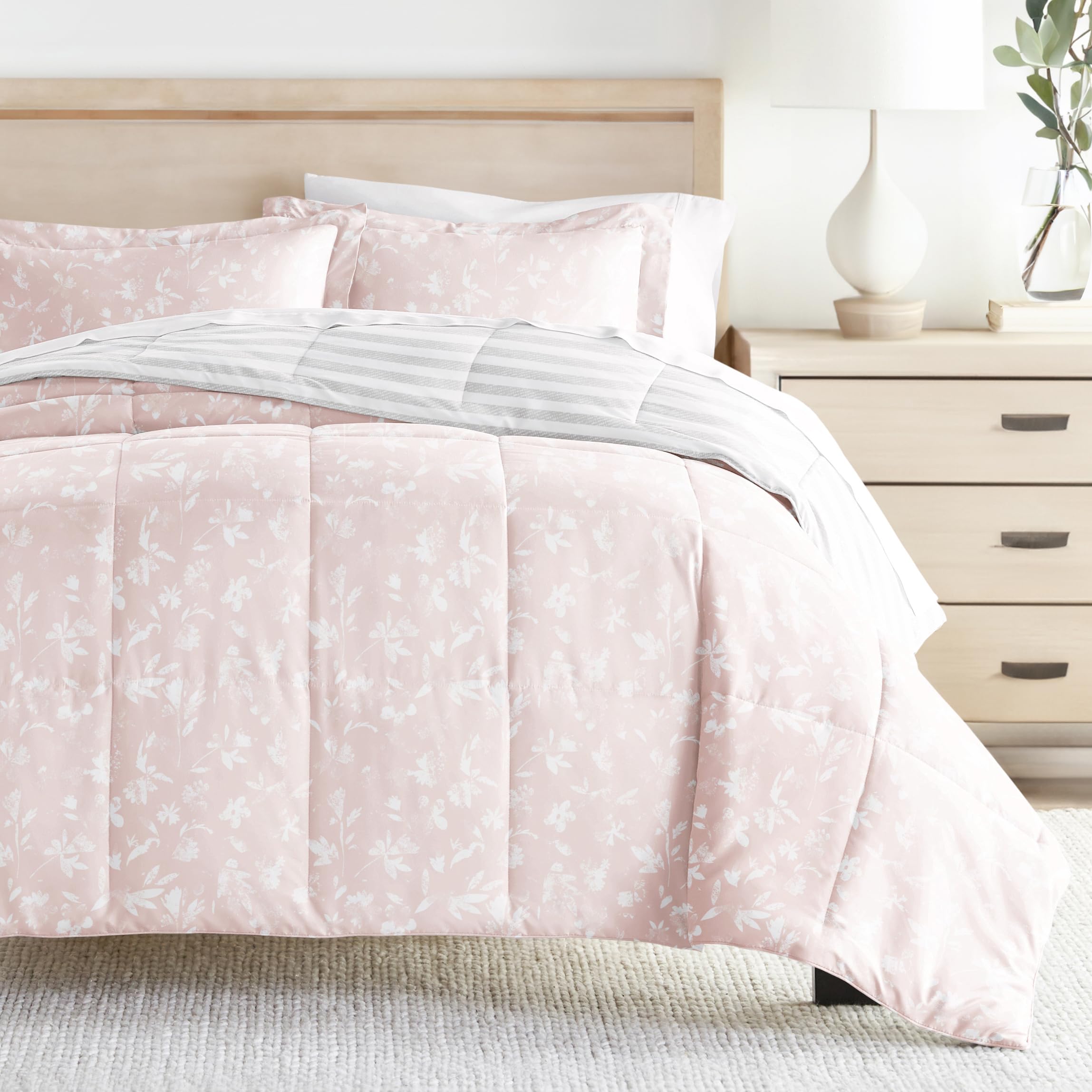 Luxury Reversible King Size Comforter Set (3 Piece) - Soft & Lightweight Down Alternative Bedding - Includes King Comforter & 2 Pillow Shams - Perfect for Master Bedroom, Guest Room & Cozy Home Decor