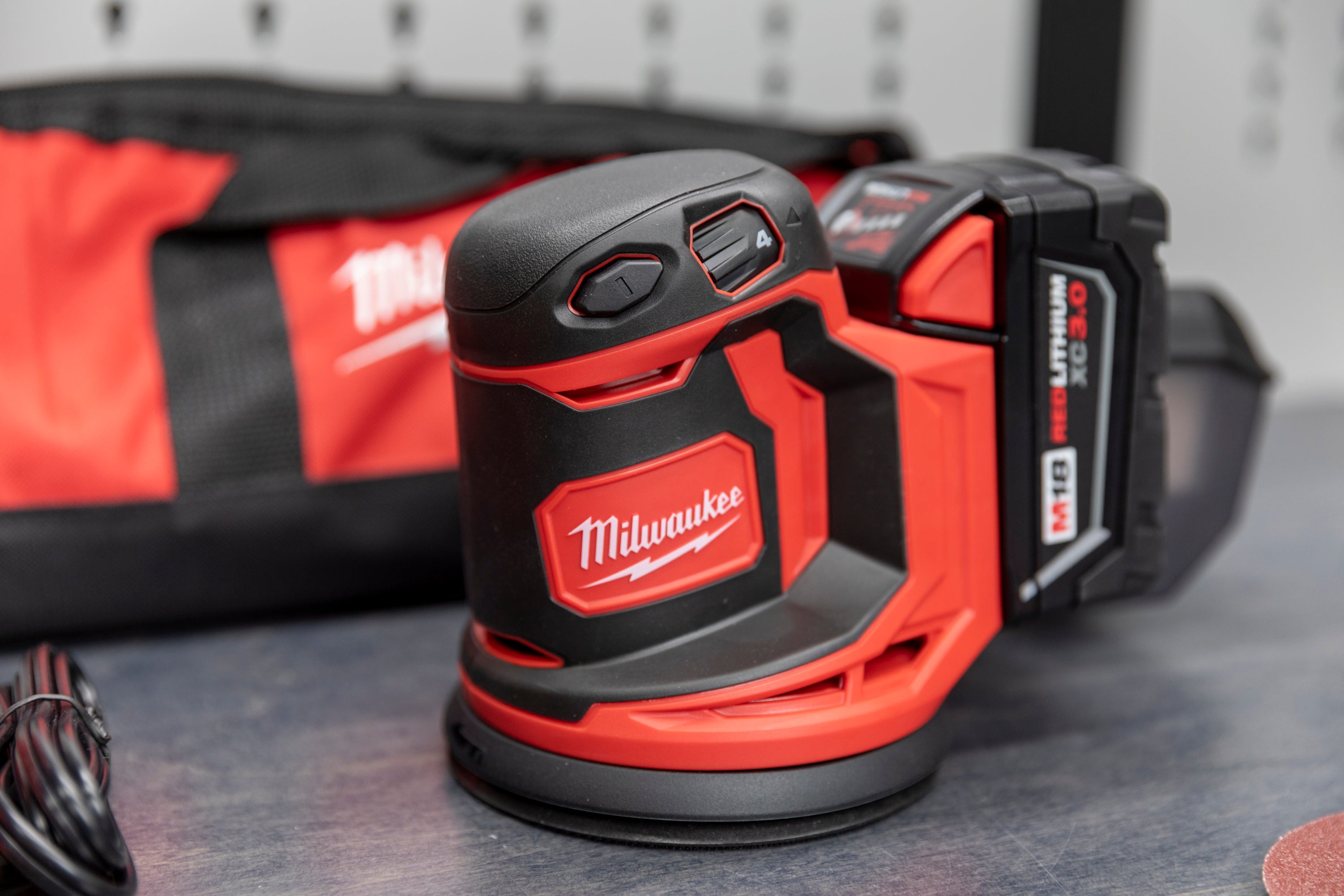 Milwaukee M18™ Random Orbital Sander - Cordless Electric Sander for Woodworking & Sanding Projects - Perfect for DIY, Furniture Refinishing & Auto Body Work