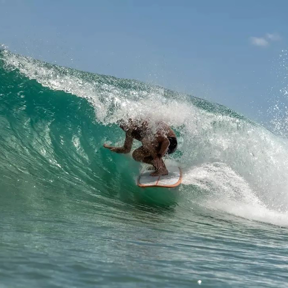 Aloha Fun Division Mid 7'0 Surfboard with PU Foam & FCS2 Fin System - Perfect for Beach Waves & Coastal Surfing Adventures