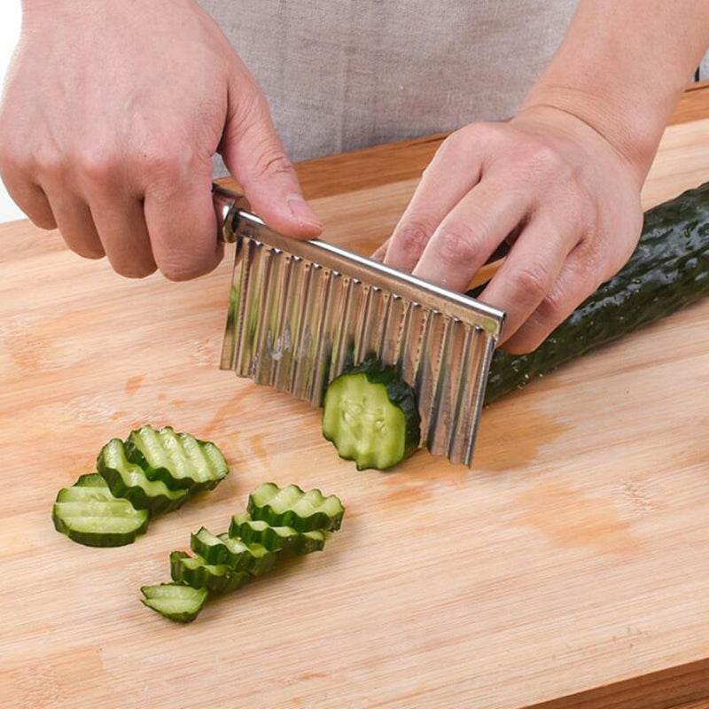 Stainless Steel Crinkle Potato Cutter - Wavy French Fry Slicer for Perfect Homemade Fries & Veggie Chips | Ideal for Kitchen, BBQ, Party Snacks & Meal Prep