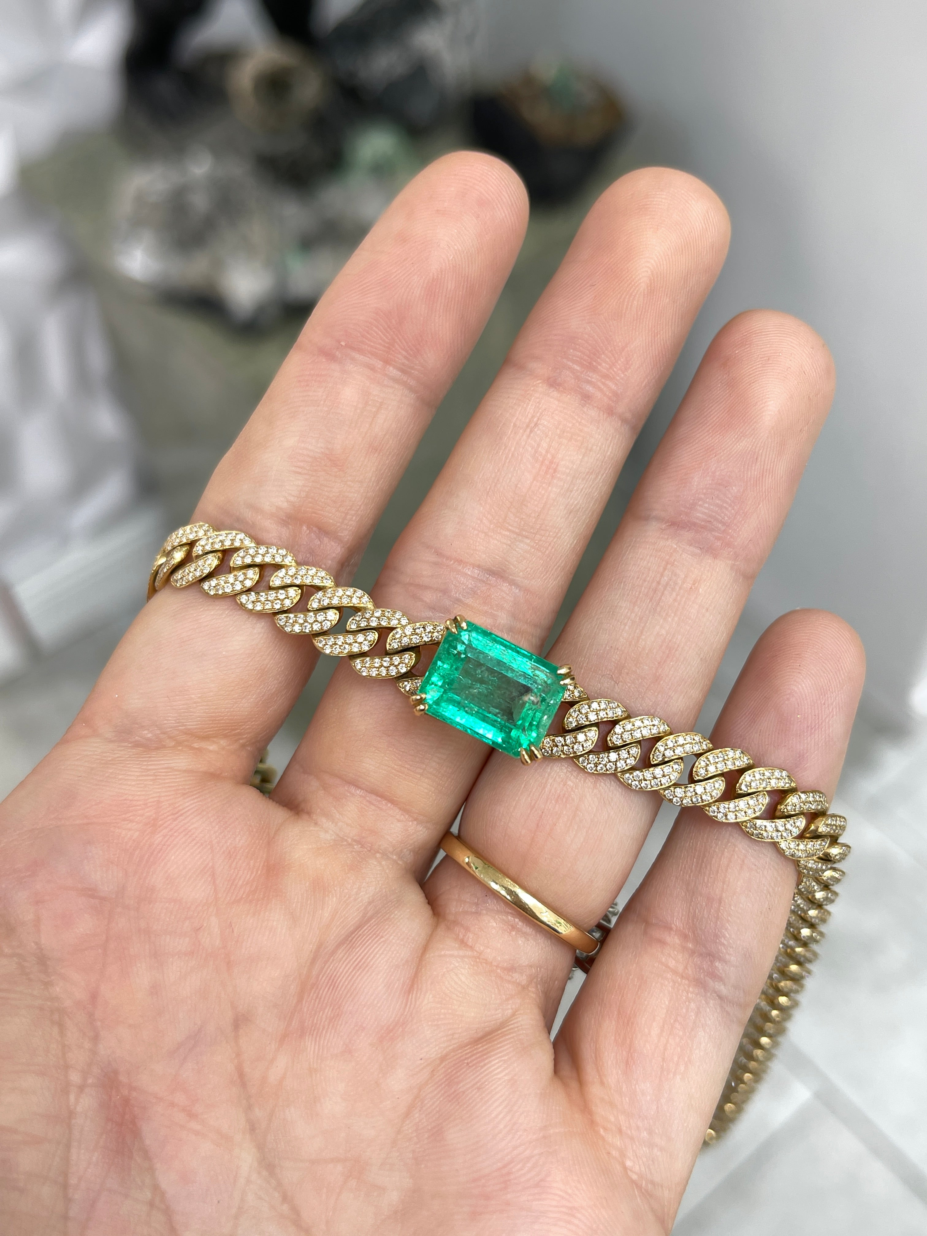 17.46tcw Colombian Emerald & Diamond Iced Out Choker Cuban Link Necklace in 18K Gold - Luxury Hip Hop Jewelry for Women, Perfect for Parties, Weddings & Special Occasions