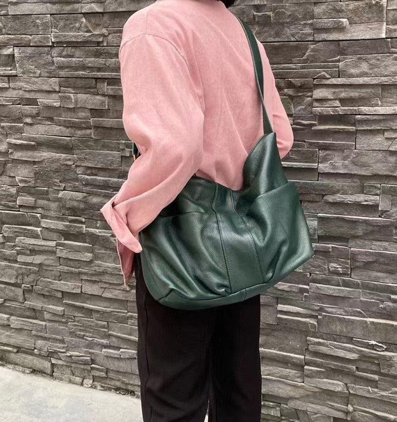 Classic Roomy Shoulder Purse for Women - Large Capacity Crossbody Bag - Fashionable & Practical Handbag for Work, Travel & Everyday Use