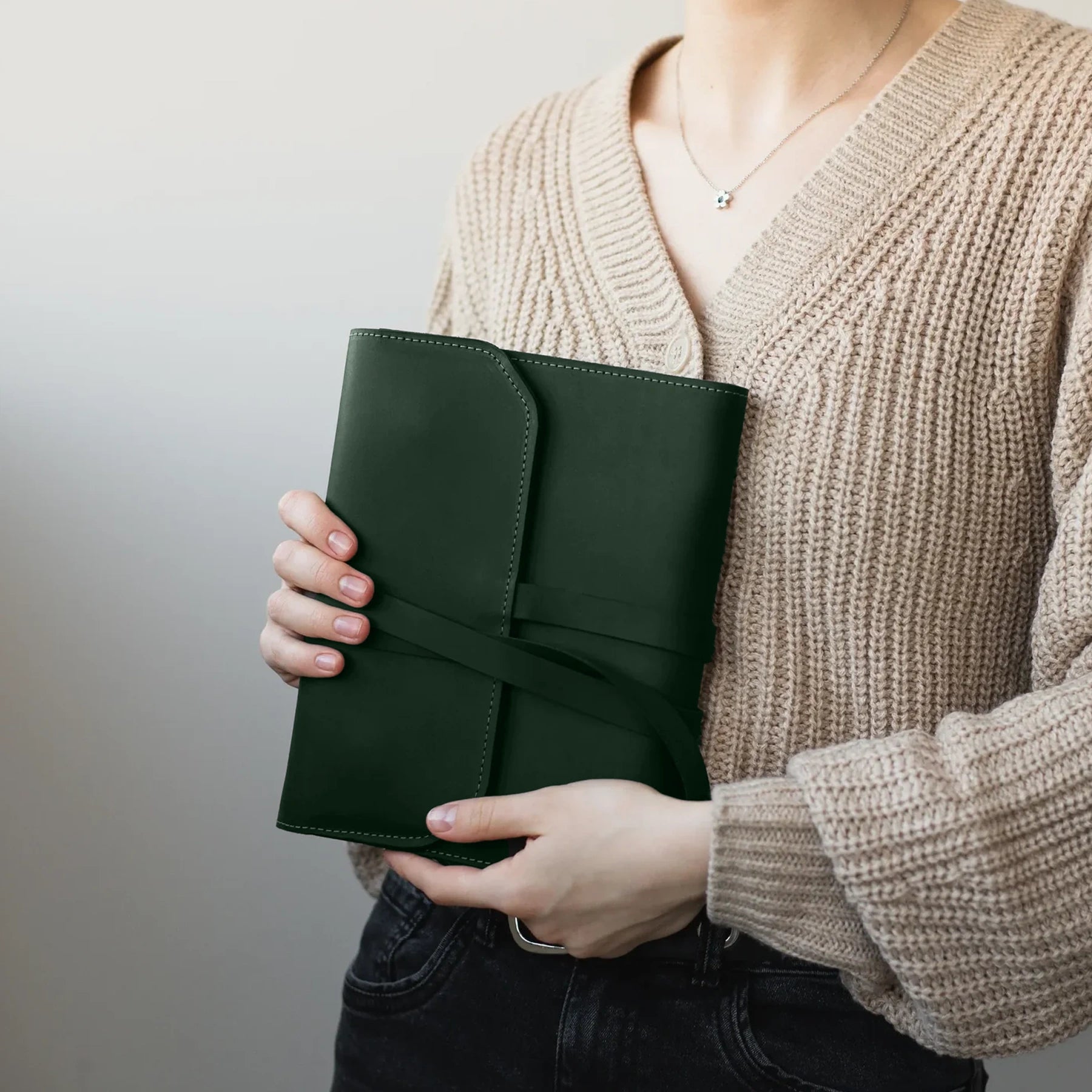 Premium Genuine Leather Moleskine Sketchbook - A5 Artist Notebook for Drawing, Sketching & Watercolor - Perfect Gift for Artists, Designers & Writers (Office, Travel, Studio Use)