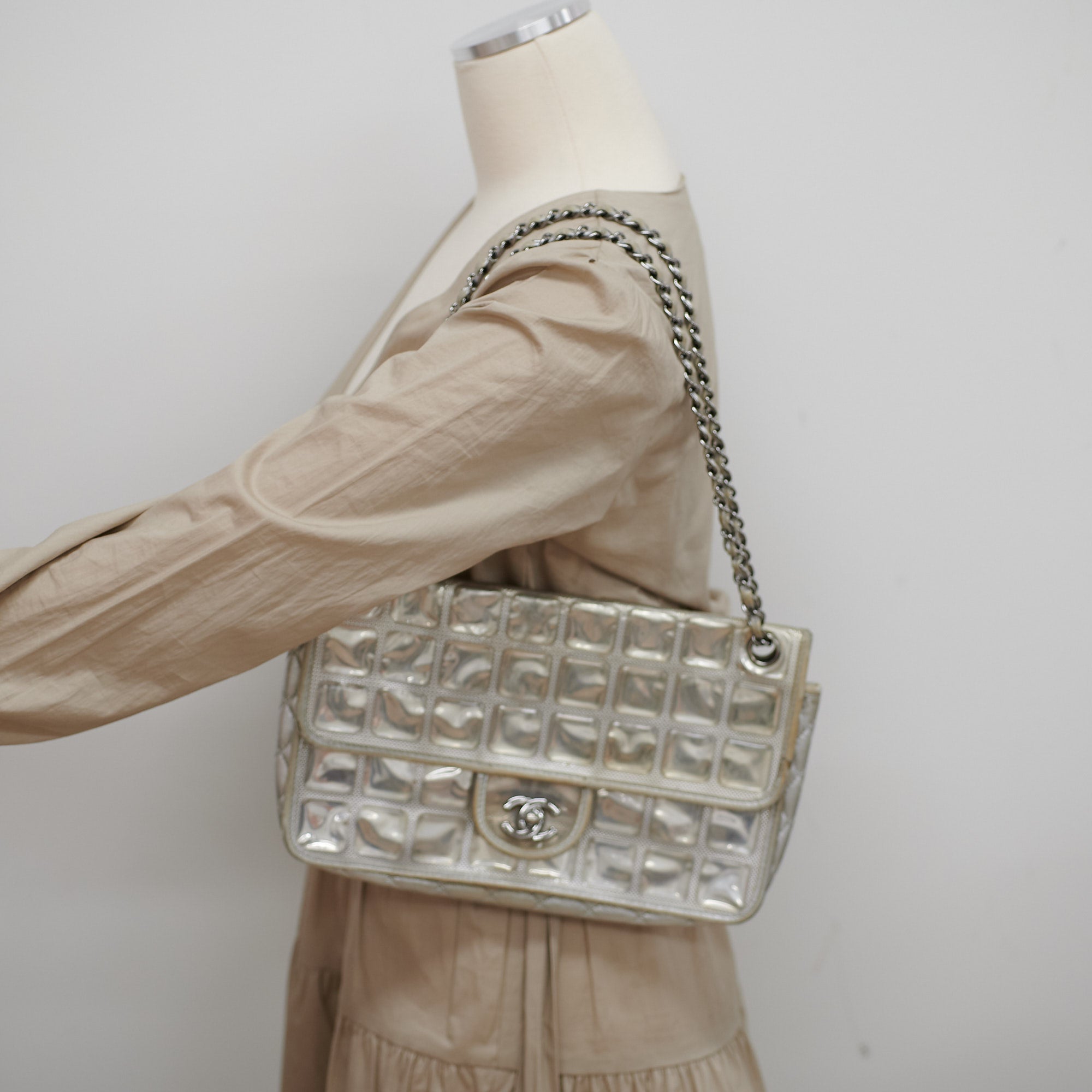 Chanel CC Turnlock Ice Cube Flap Bag in Silver - Luxury Crossbody Purse for Women, Perfect for Evening Parties & Date Nights