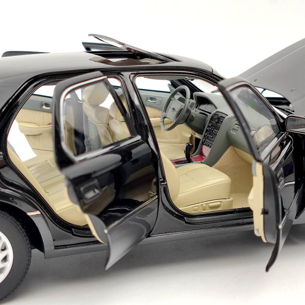 1:18 Scale Toyota Lexus LS400 First Generation Diecast Model Car - Black & Gray - Perfect for Collectors, Display, and Gifts
