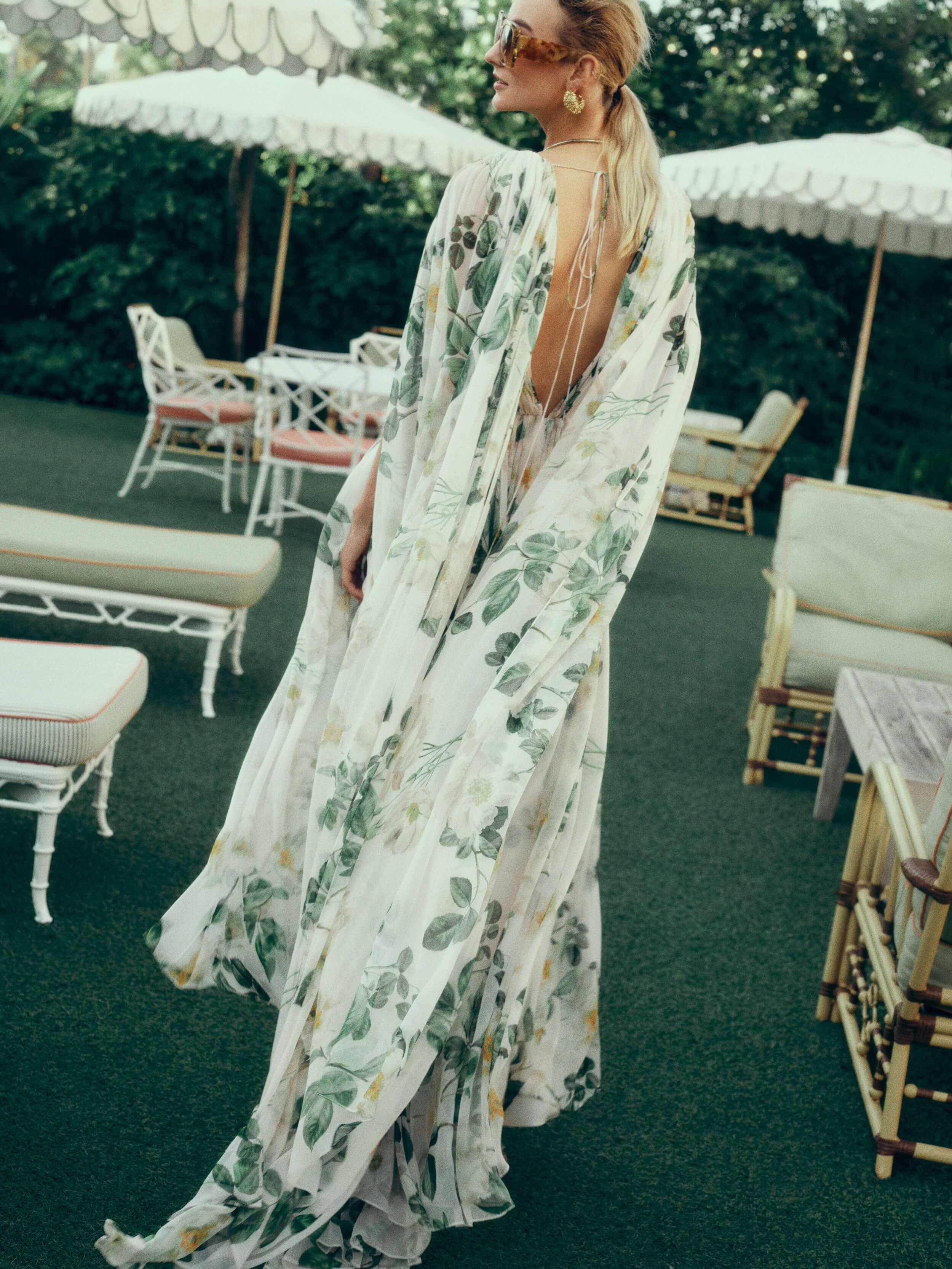 Elegant Floral Chiffon Deep V-Neck Evening Gown for Women - Perfect for Weddings, Prom & Formal Events
