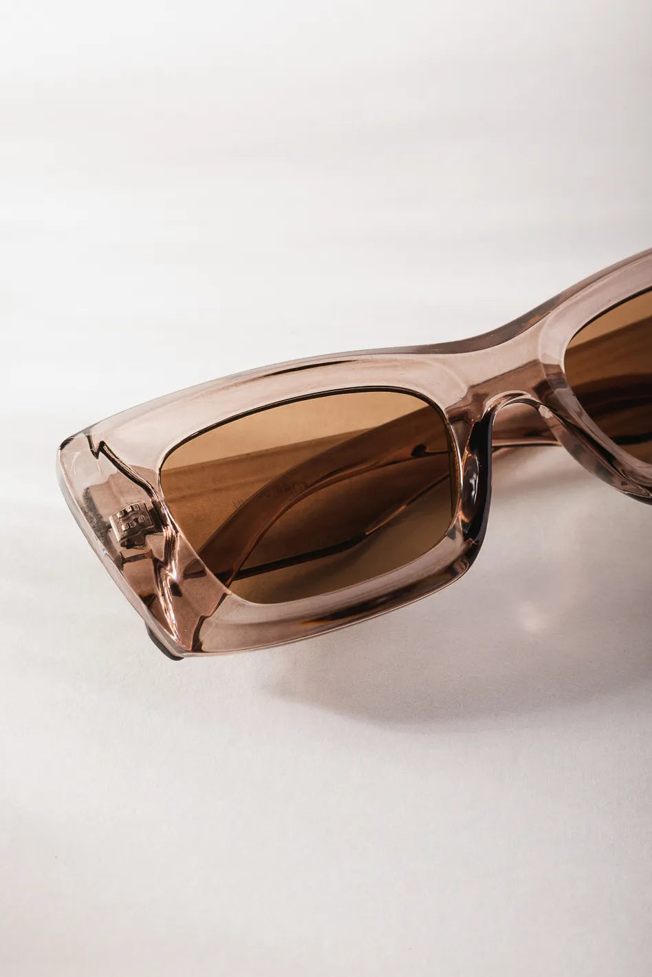 Kamree Rose Gold Polarized Sunglasses for Women - UV Protection, Fashionable & Lightweight - Perfect for Beach, Driving & Outdoor Activities