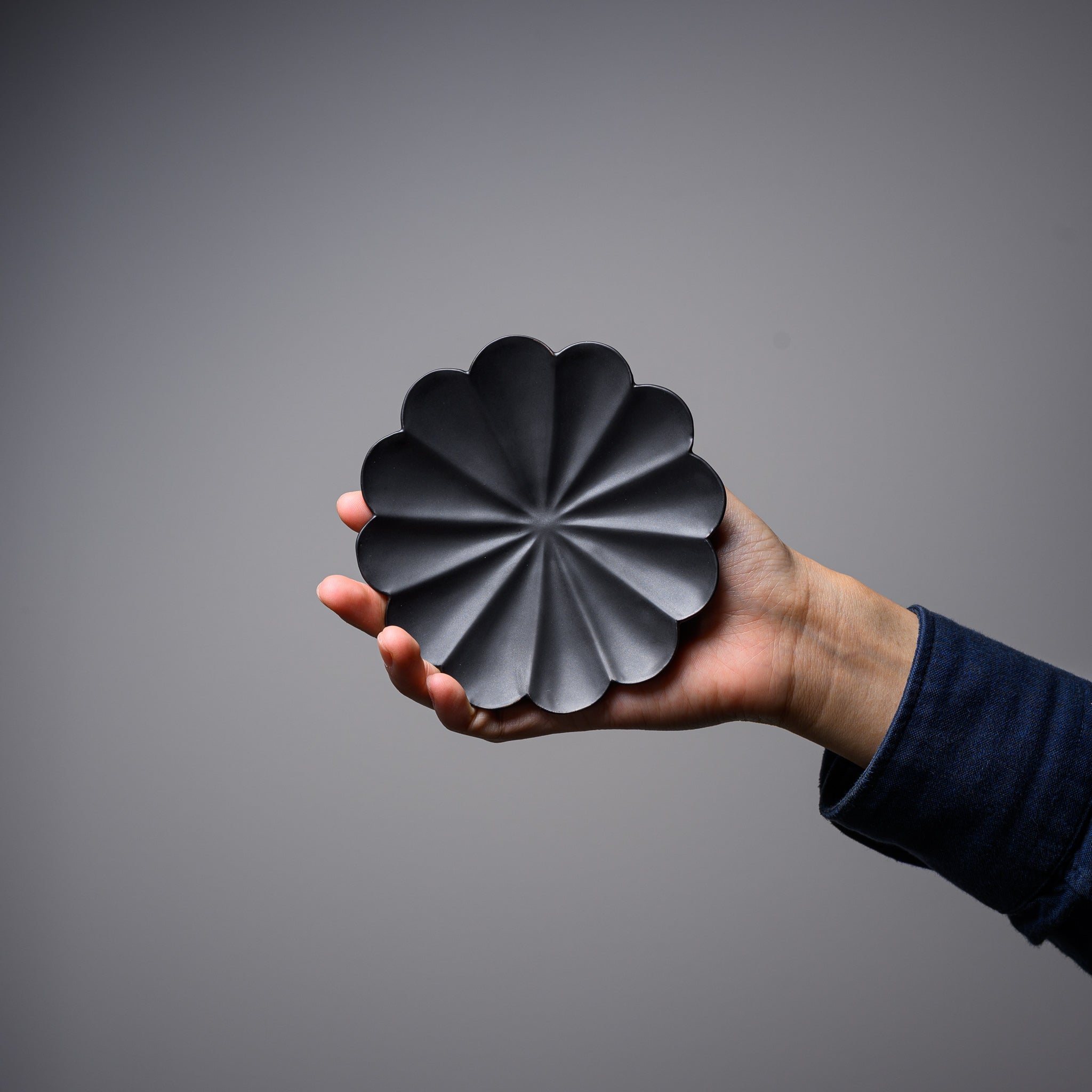 Handmade Usukiyaki Ceramic Plate - Rinka Black Japanese Pottery for Sushi, Sashimi & Fine Dining