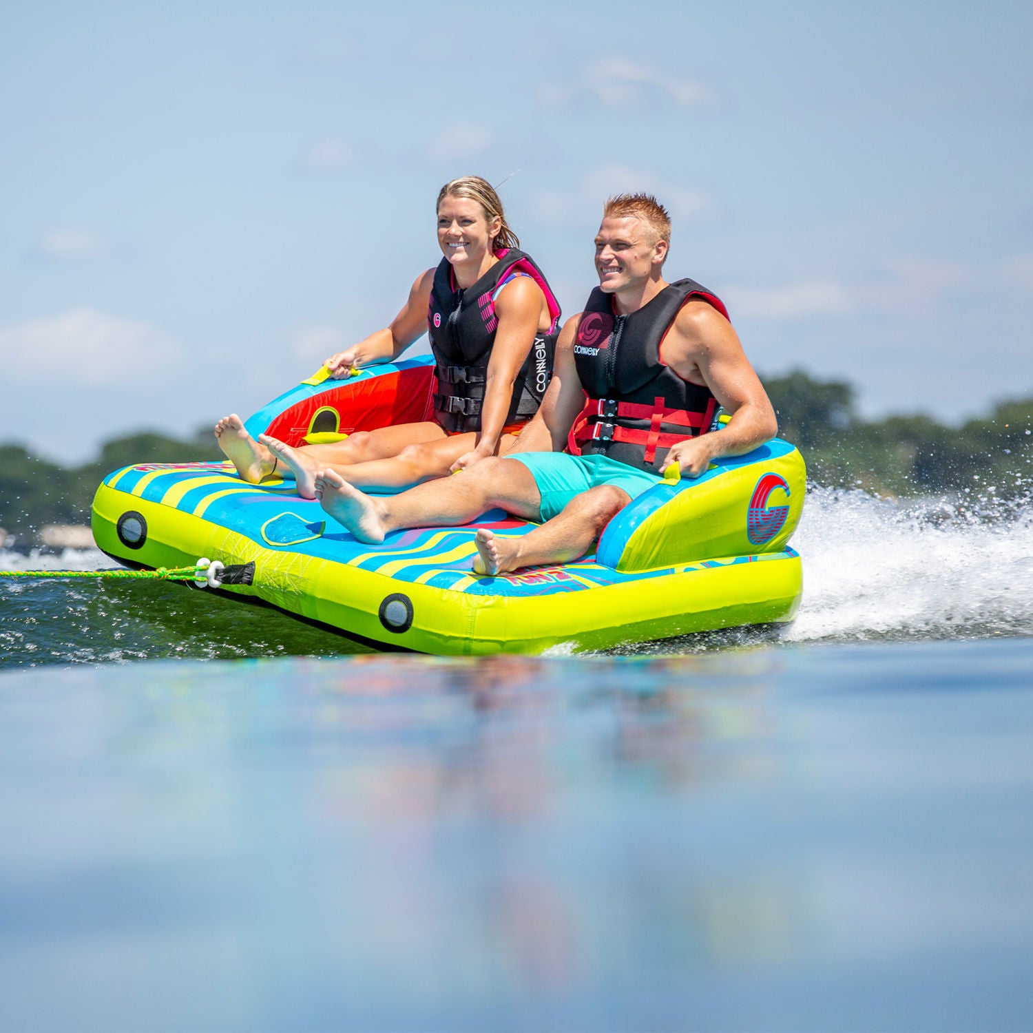 Connelly Fun 2 Person Towable Tube for Water Sports - Inflatable 2 Rider Tow Tube for Boating, Lake & Ocean Fun (Perfect for Family & Friends)
