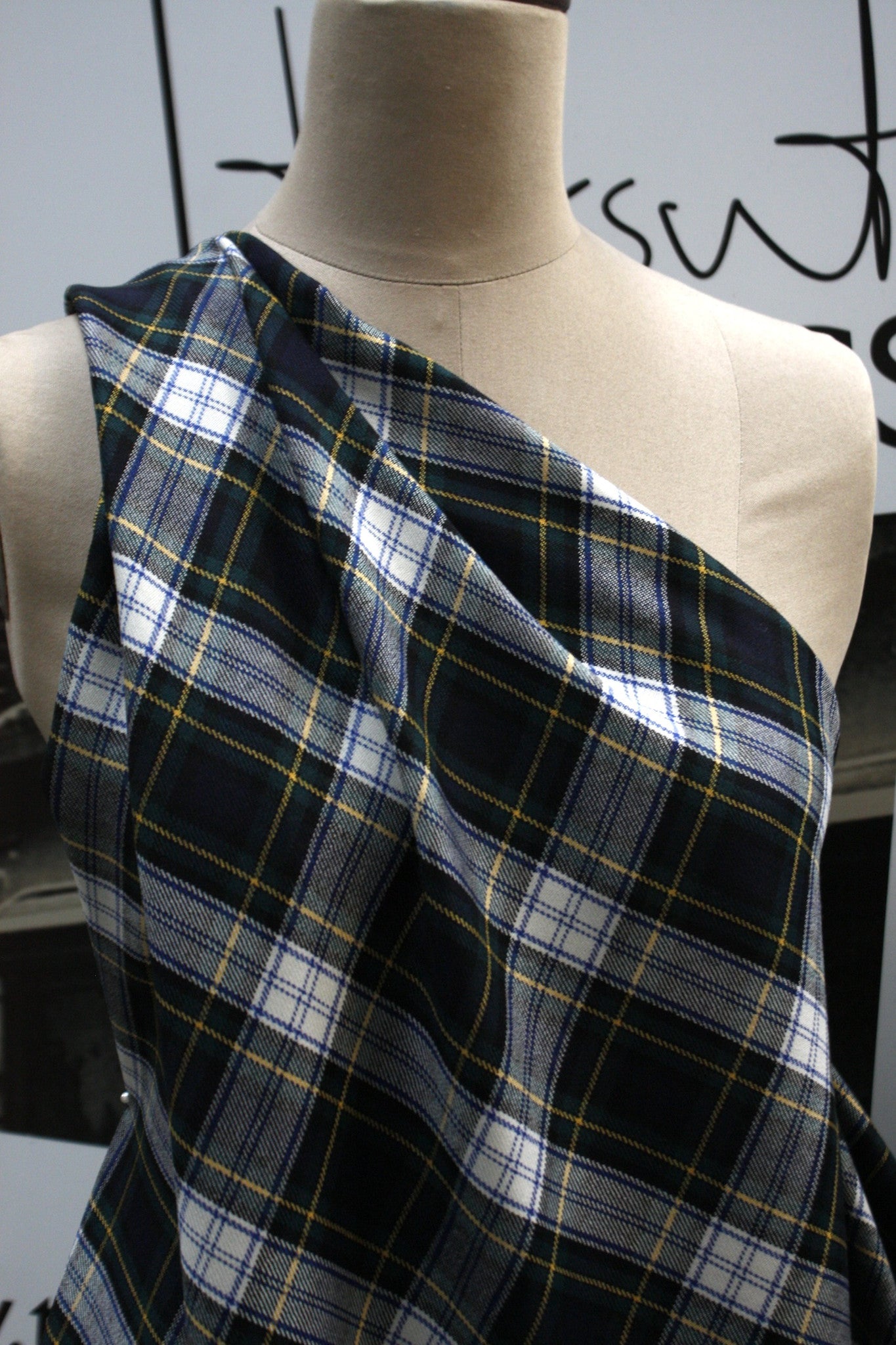 Bigatto Tartan Plaid Scarf - Classic Wool Blend Wrap for Men & Women - Perfect for Fall, Winter & Holiday Outfits