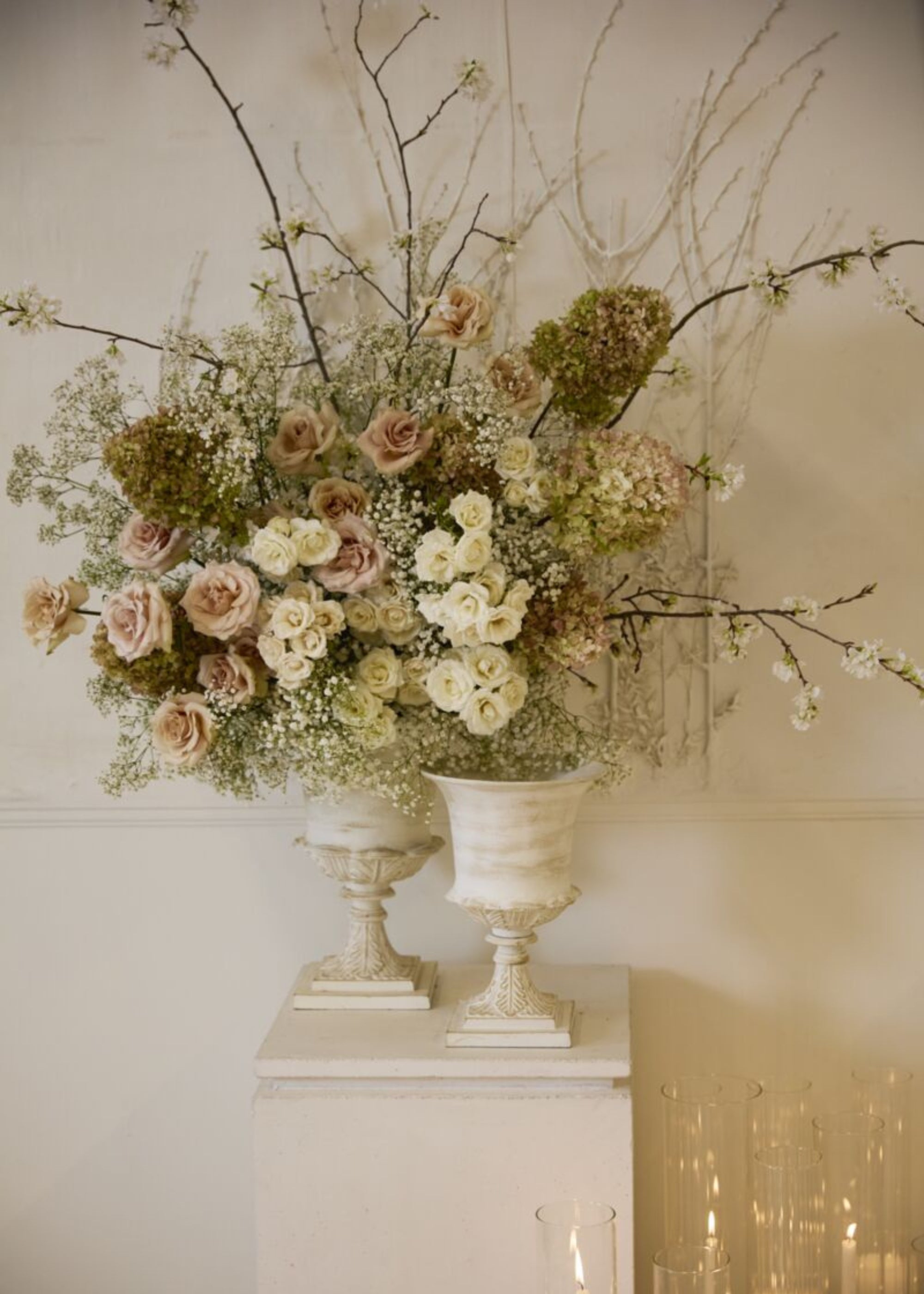 Distressed Metal Urn Vase in Warm White - 14.5 Inch Rustic Farmhouse Decor for Home, Wedding Centerpiece & Outdoor Garden
