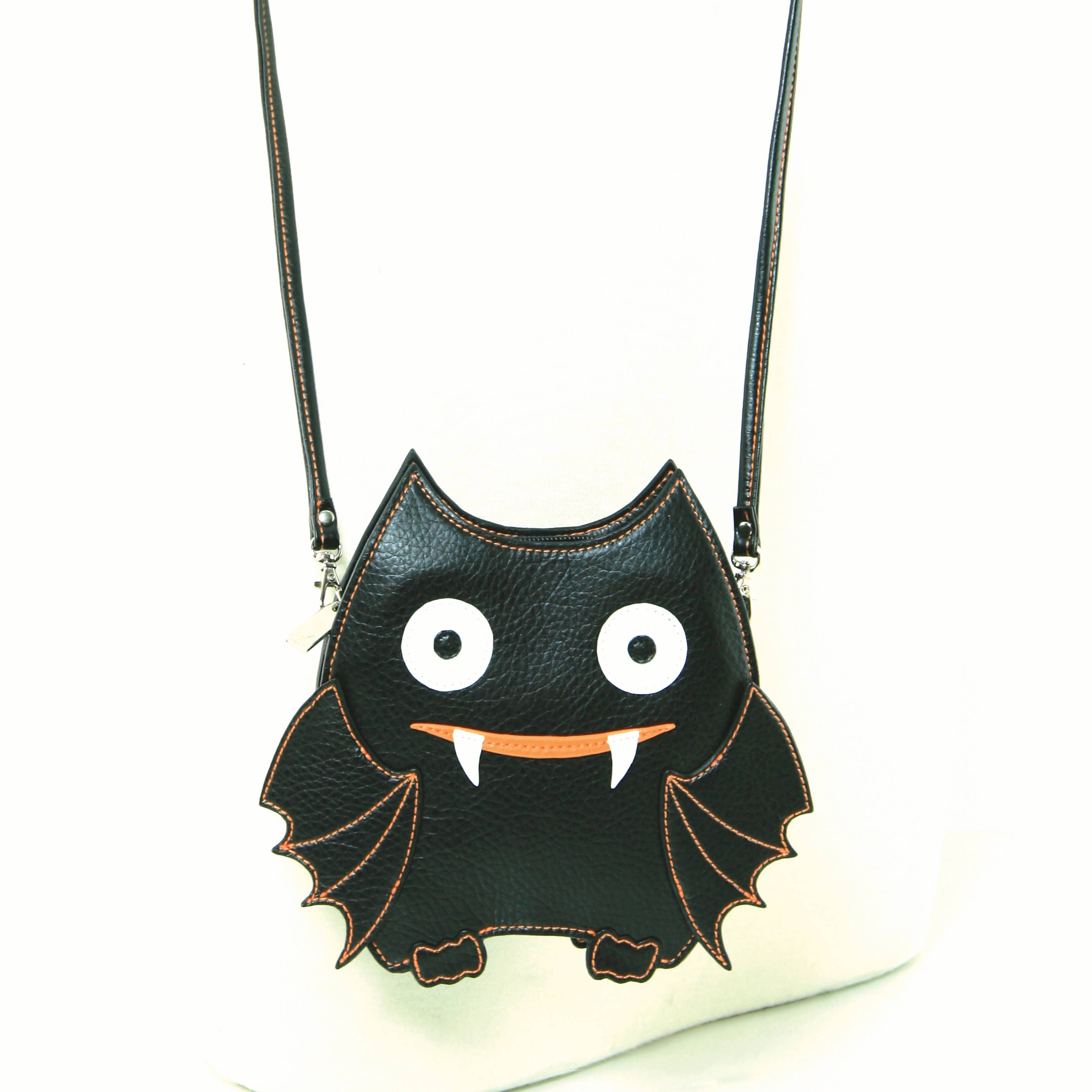 Stylish Bat Print Crossbody Bag for Women - Gothic Fashion Accessory for Halloween, Cosplay & Everyday Use