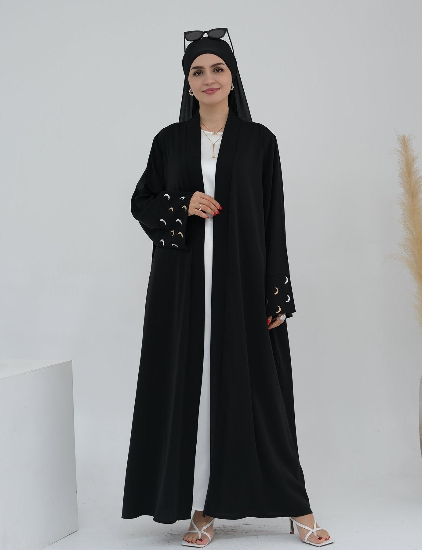 Elegant Black Muna Open Abaya Kimono - Modest Muslim Dress for Women - Perfect for Prayer, Daily Wear & Special Occasions