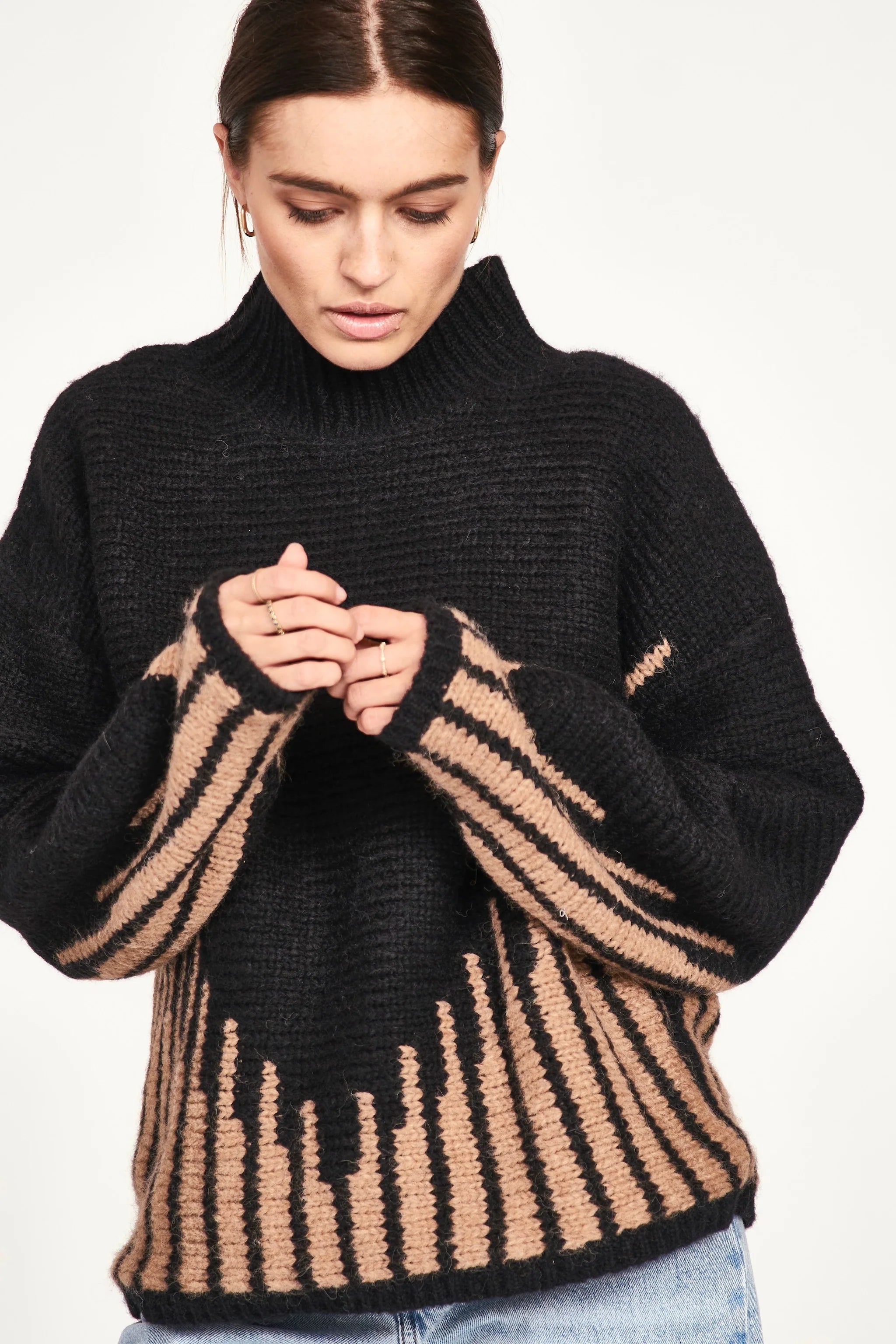 Premium Highland Sweater for Women - Soft & Warm Black Wool Pullover - Perfect for Winter, Christmas & Casual Outfits