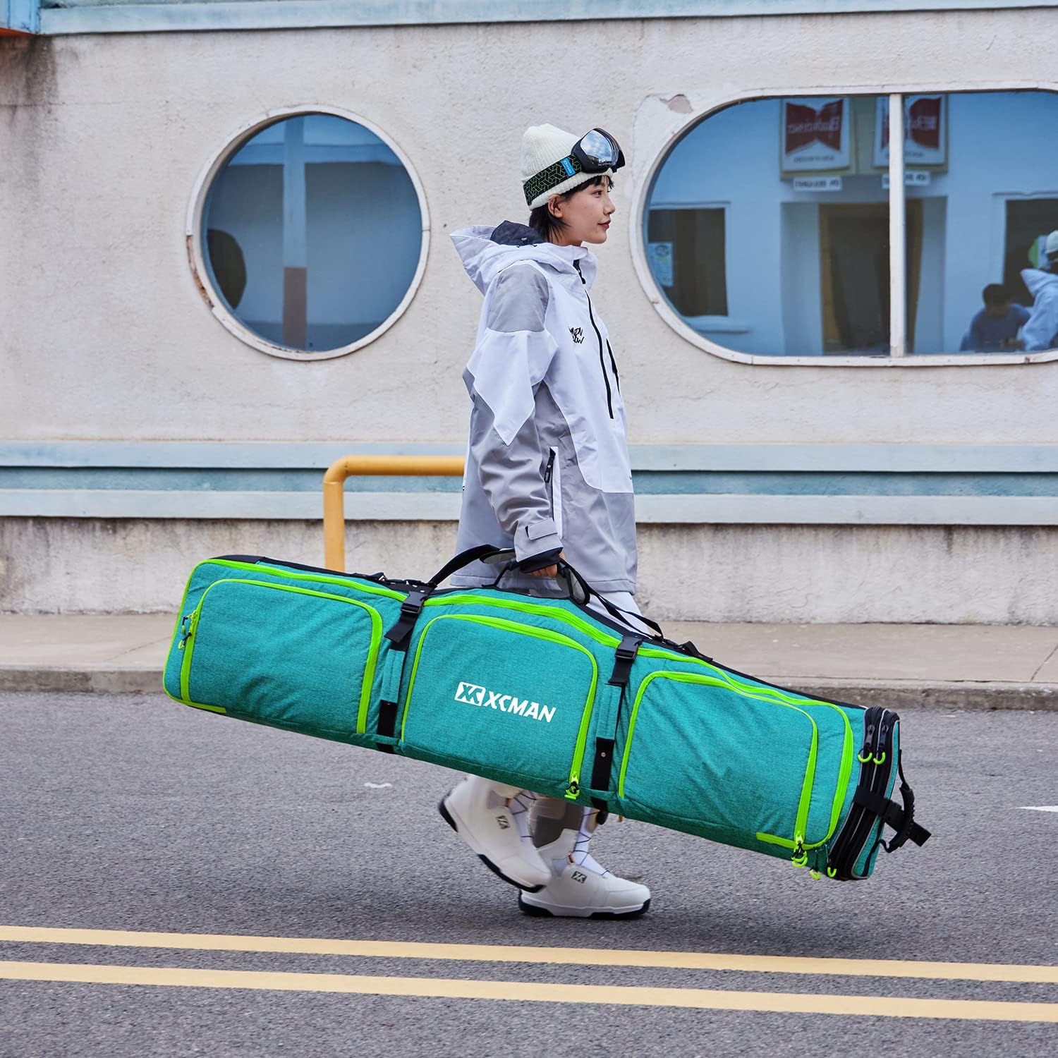 XCMAN Expandable Padded Snowboard Bag for Air Travel - Adjustable Length 63-75In - Waterproof Ski & Snowboard Storage for Winter Sports & Mountain Trips