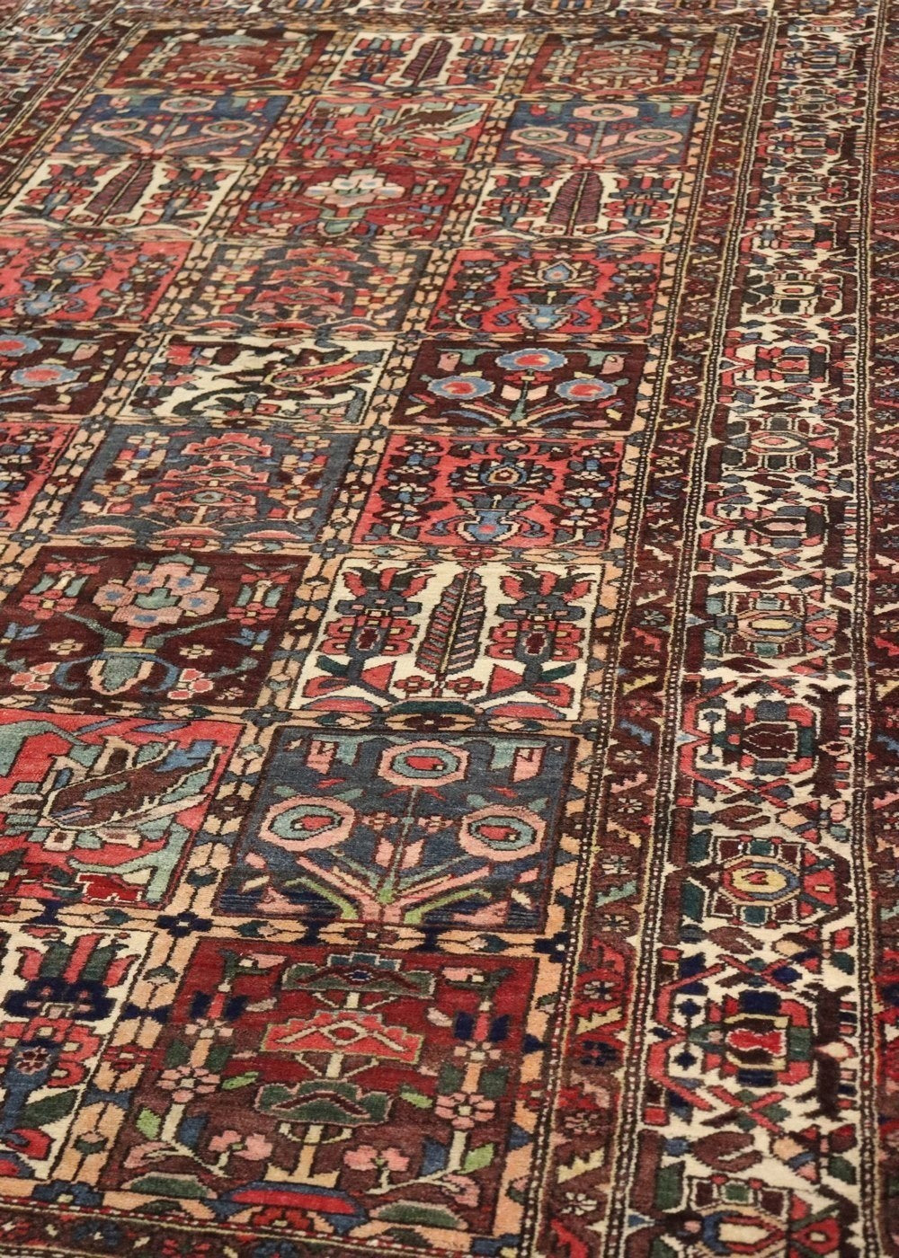 Antique Bakhtiari Handwoven Tribal Rug - Authentic Persian Wool Carpet - Vintage Home Decor for Living Room, Bedroom & Office - J67881