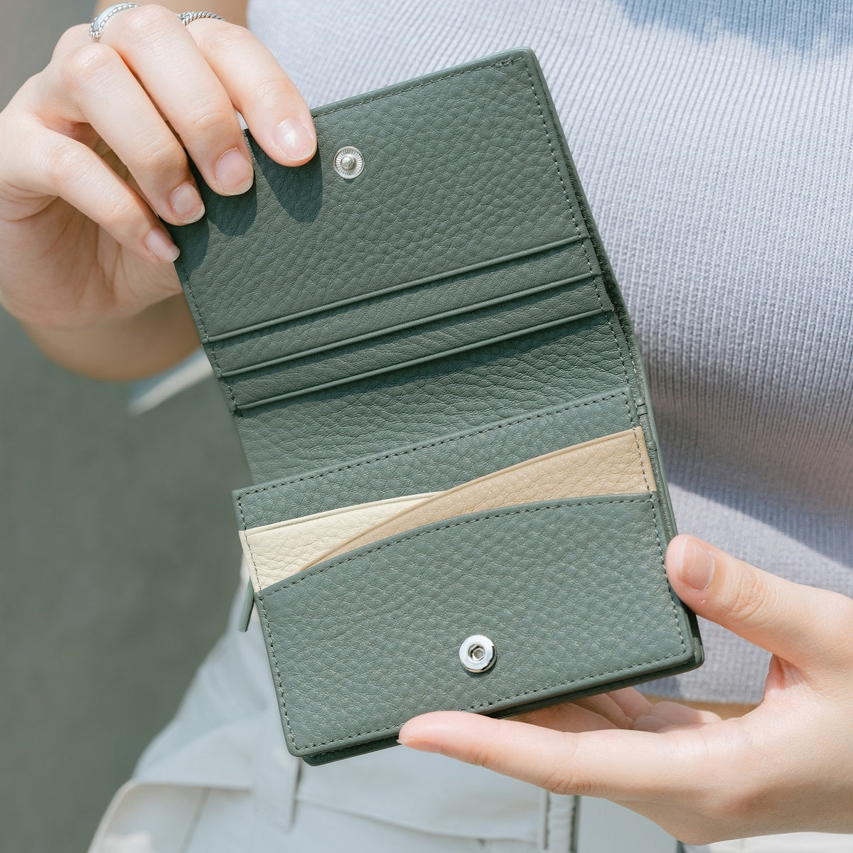 Lola Genuine Leather Bi-Fold Wallet for Men - Slim RFID Blocking Credit Card Holder - Perfect for Everyday Use, Travel & Business