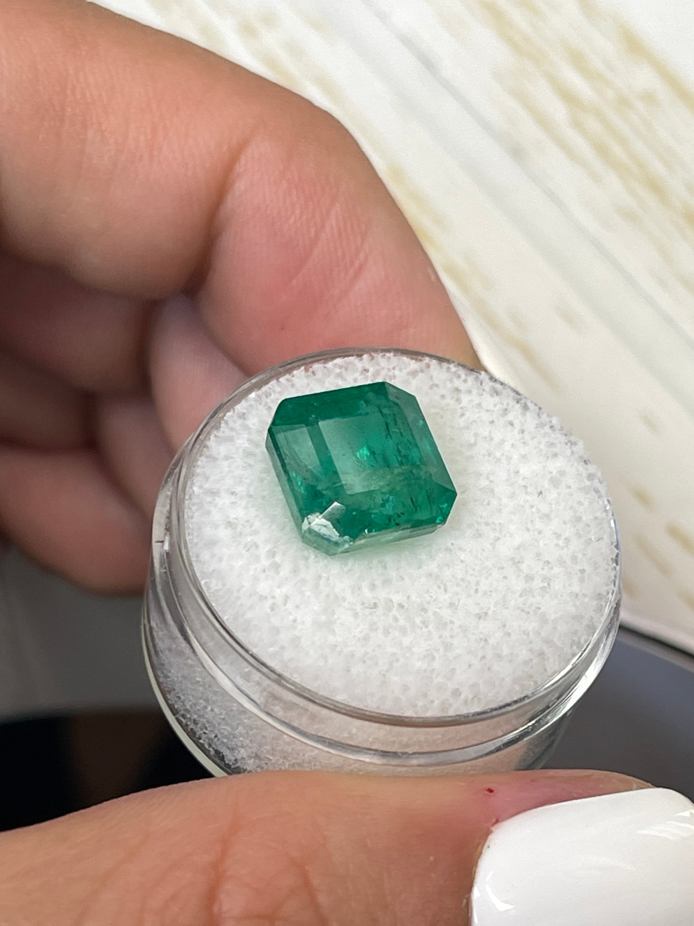 6.68 Carat Vivid Green Natural Zambian Emerald - 10.6x10.3mm Loose Gemstone for Jewelry Making, Engagement Rings & Luxury Gifts