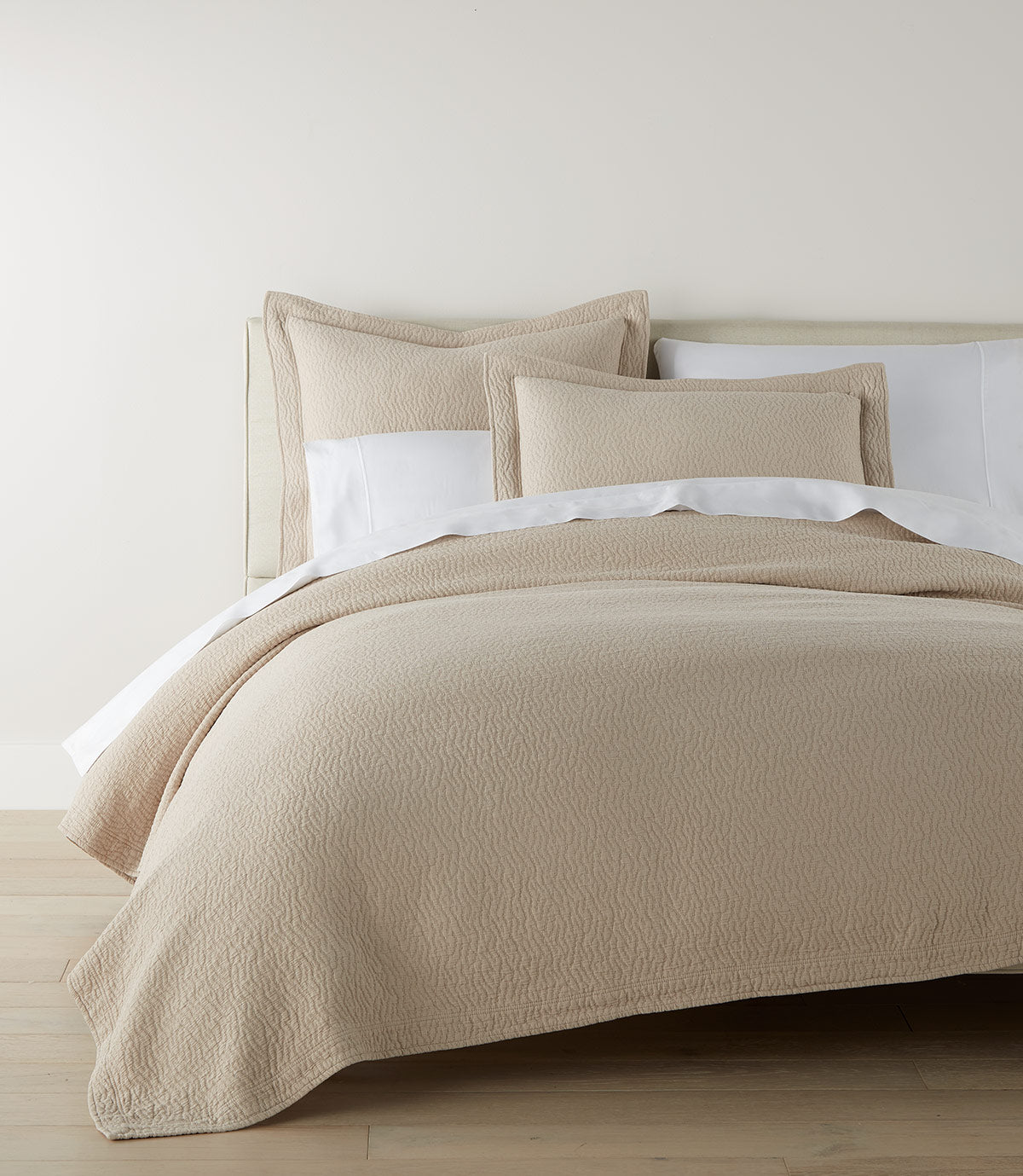 Luxury Mia Matelassé Coverlet - Soft Quilted Bedspread for Queen Size Bed | Elegant Bedroom Decor & Cozy Home Comfort