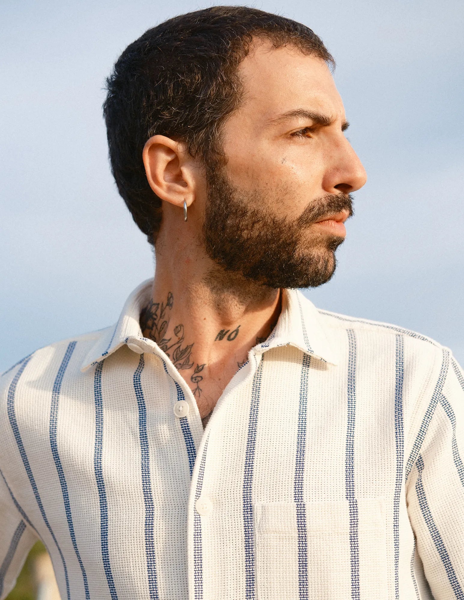 Men's Short Sleeve Casual Shirt in Navy Blue - Perfect for Summer Outings and Beach Vacations