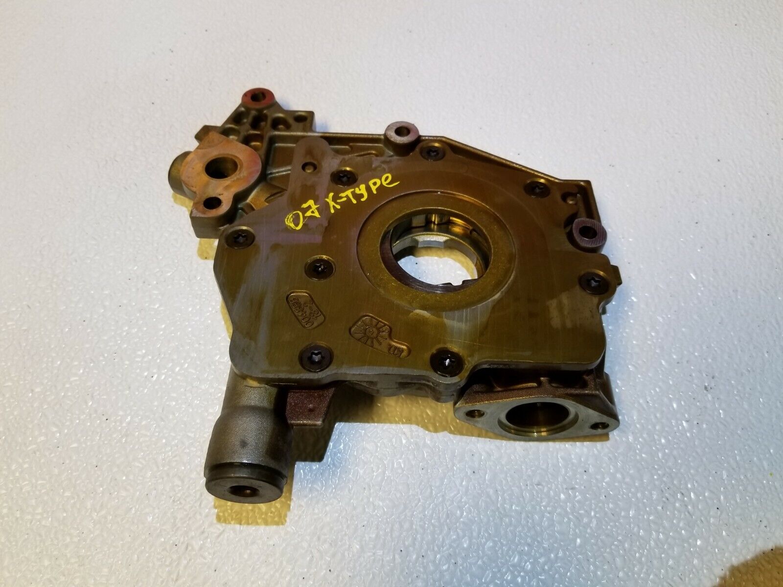 05-08 Jaguar X-Type 3.0L Engine Oil Pump OEM Replacement Part - 86K Miles - Compatible with 2005-2008 Jaguar X-Type 3.0L Models - Perfect for Engine Maintenance & Performance Upgrades