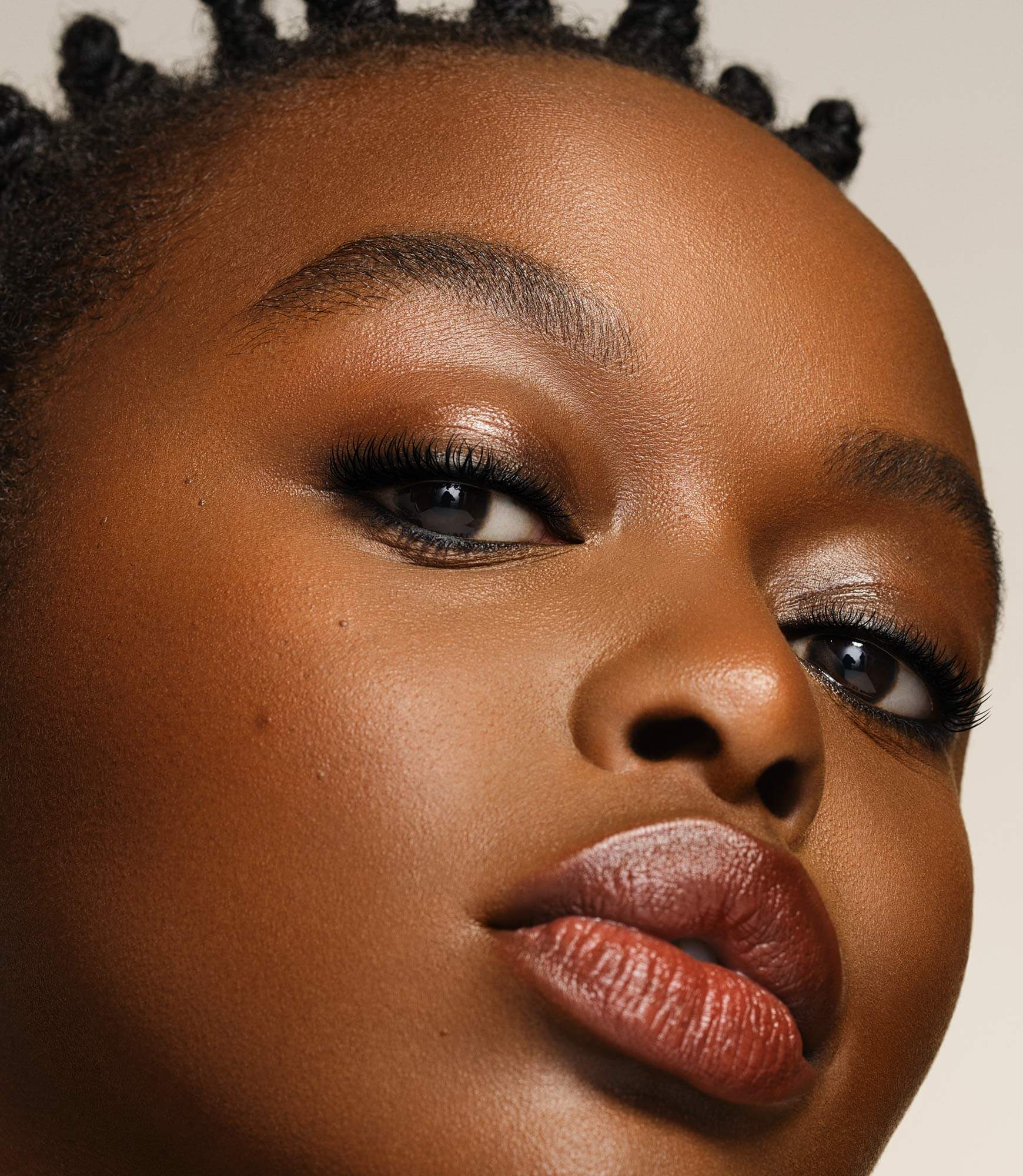 MOB Beauty Volumizing Mascara - Lengthening & Thickening Mascara for Dramatic Lashes | Waterproof & Smudge-Proof | Perfect for Everyday Wear & Special Occasions