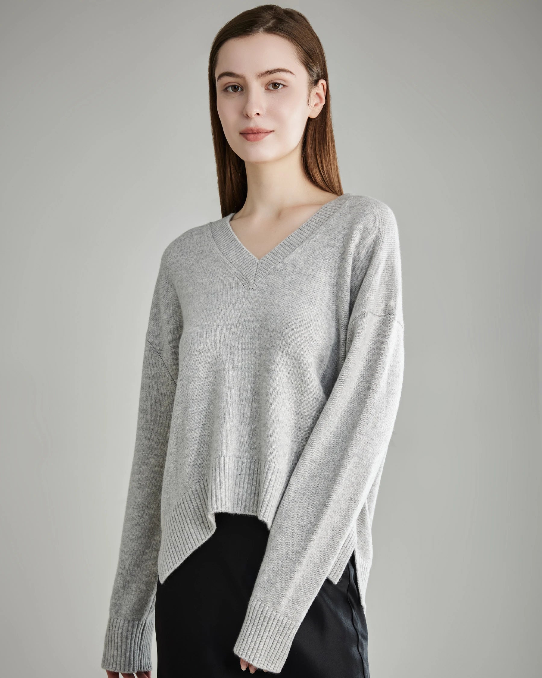 Luxury Oversized V-Neck Cashmere Sweater for Women - Soft & Warm Winter Pullover - Perfect for Casual Outfits, Office Wear & Holiday Gatherings