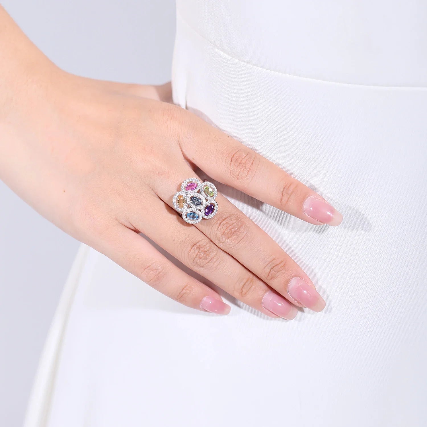 Elegant Floral Ring for Women - Dainty Flower Jewelry for Everyday Wear, Gift Giving & Special Occasions