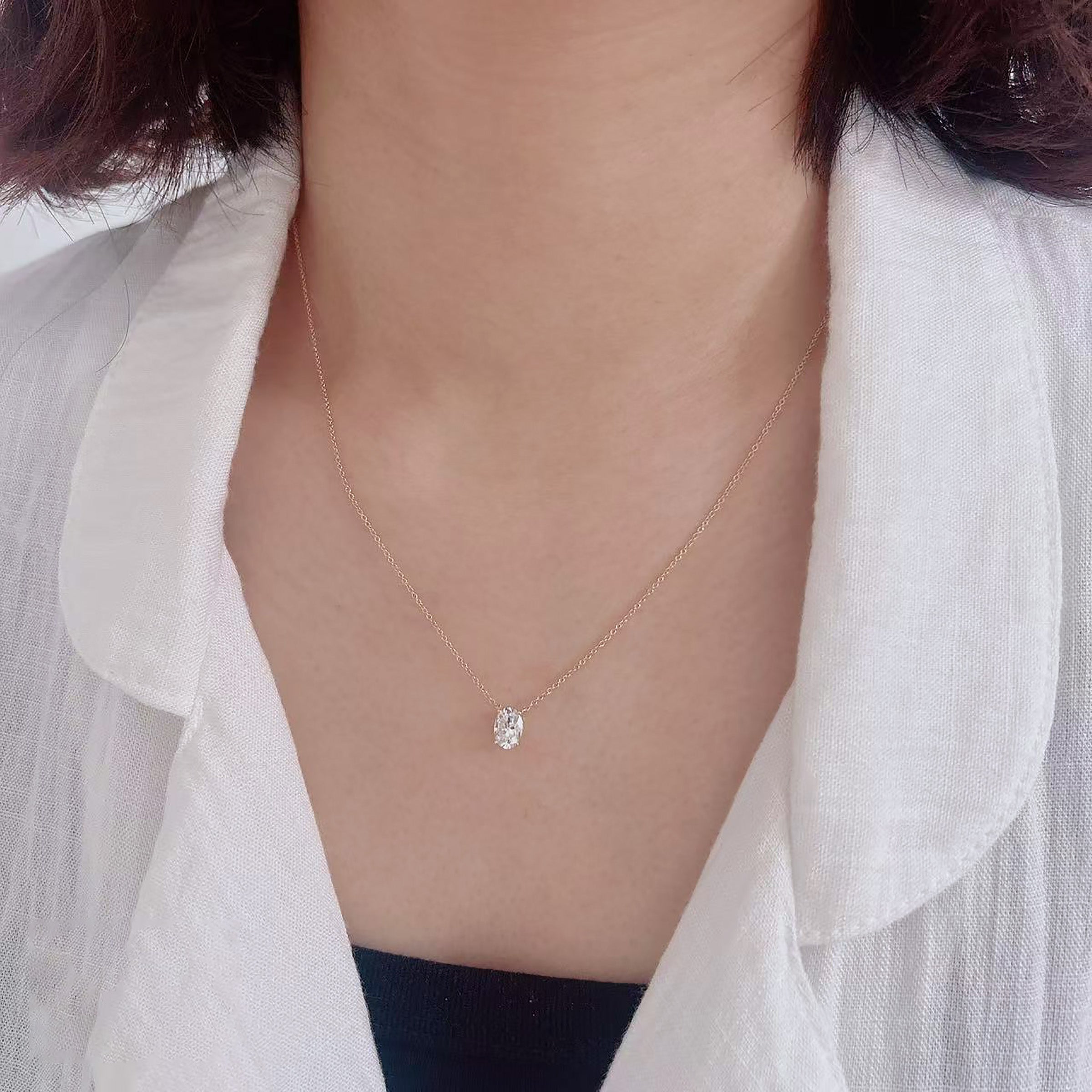 Starlight Whisper: Oval Cut Moissanite Memorial Ashes Necklace for Cremation Jewelry - Perfect for Keeping Loved Ones Close in Elegant Memorial Jewelry