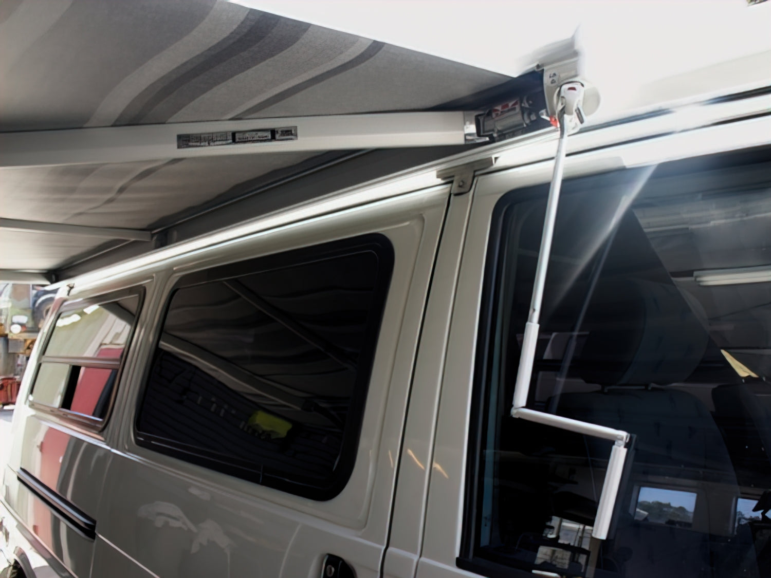 Fiamma F45S Retractable RV Awning - Premium Sun Shade for Campers & Motorhomes | Perfect for Outdoor Camping, Picnics & Tailgating