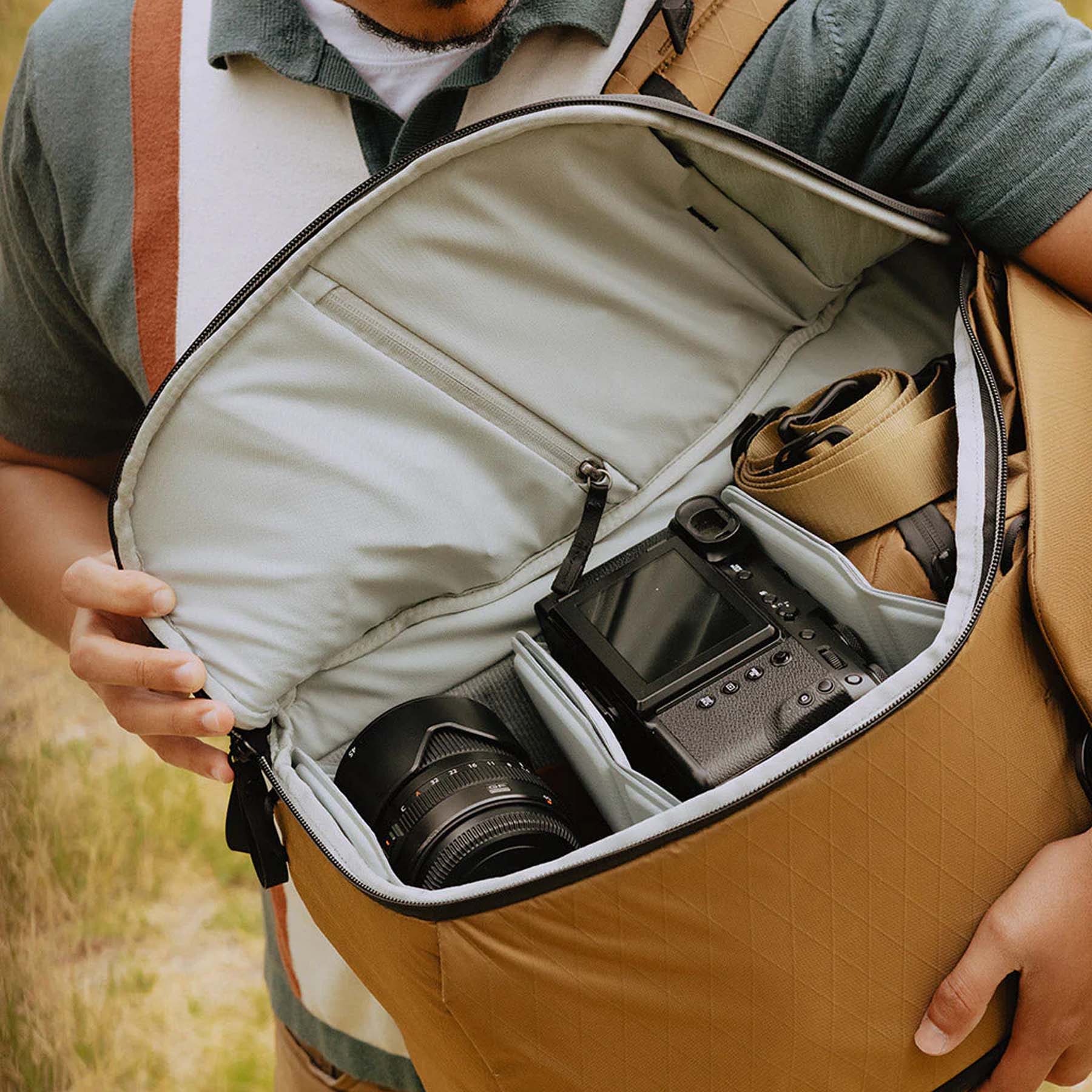 Peak Design Everyday Backpack 30L - Durable Camera & Travel Backpack for Photographers & Commuters - Perfect for Work, Hiking & Daily Use
