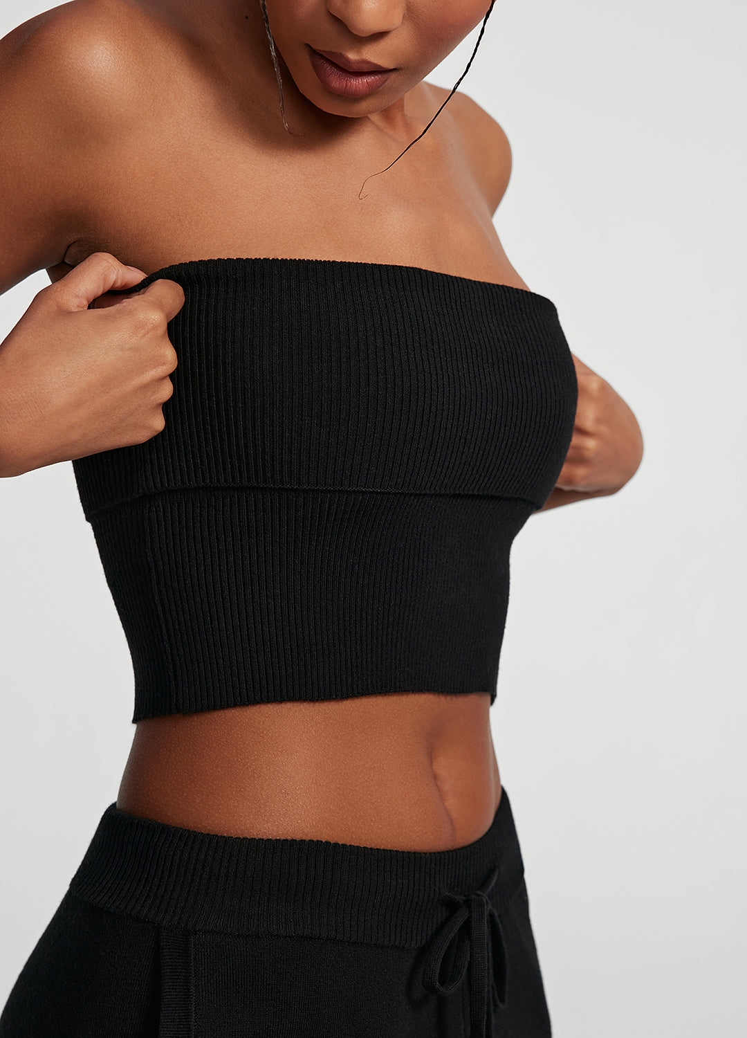 Chunky Knit Crop Top for Women - Soft & Cozy Oversized Sweater - Trendy Winter Fashion for Casual Outfits & Layering