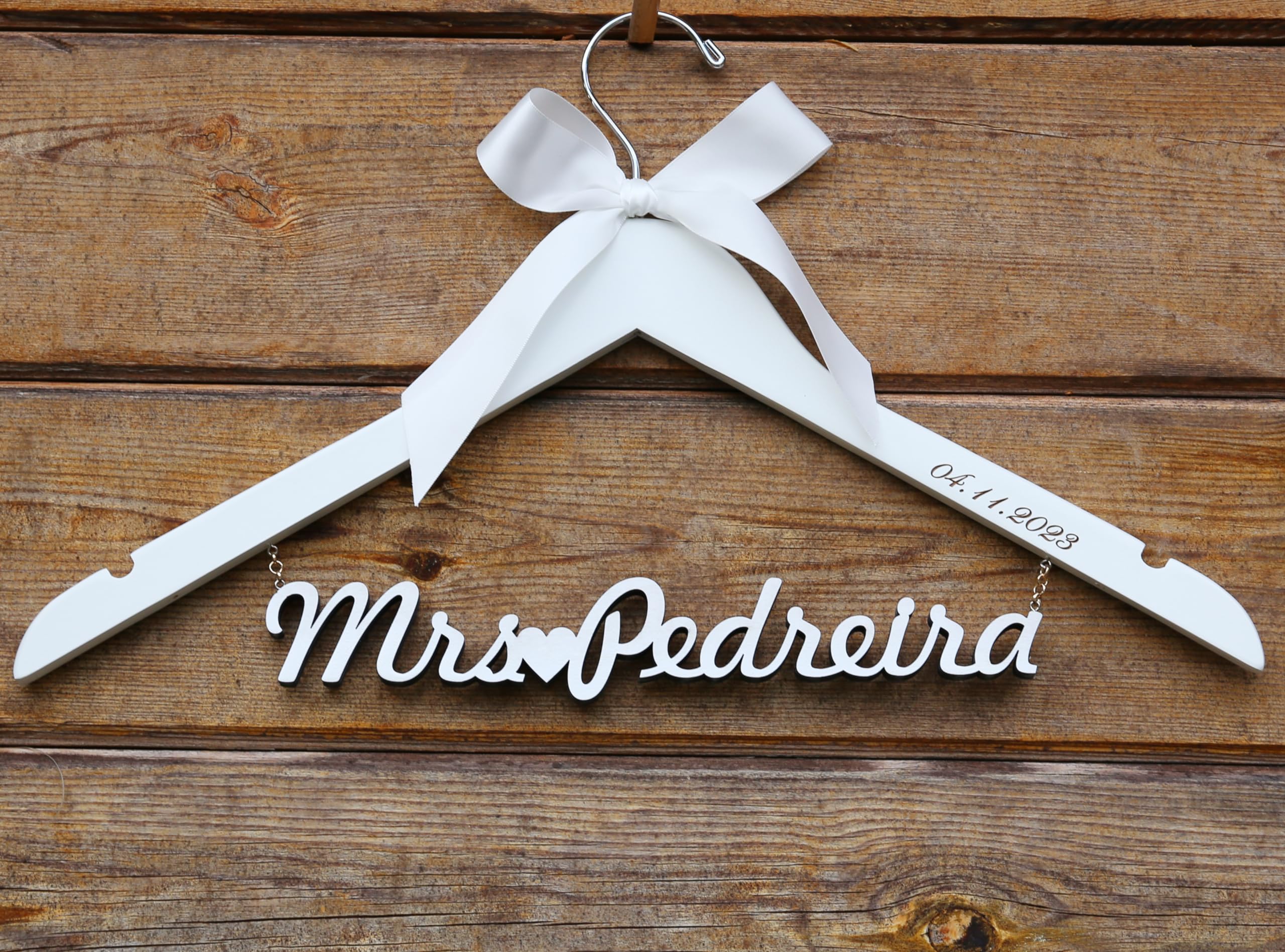 Personalized Wooden Bride Hanger - Custom Wedding Hanger with Engraving for Brides, Bridesmaids & Doctors - Perfect Gift for Wedding, Bridal Shower & Special Occasions