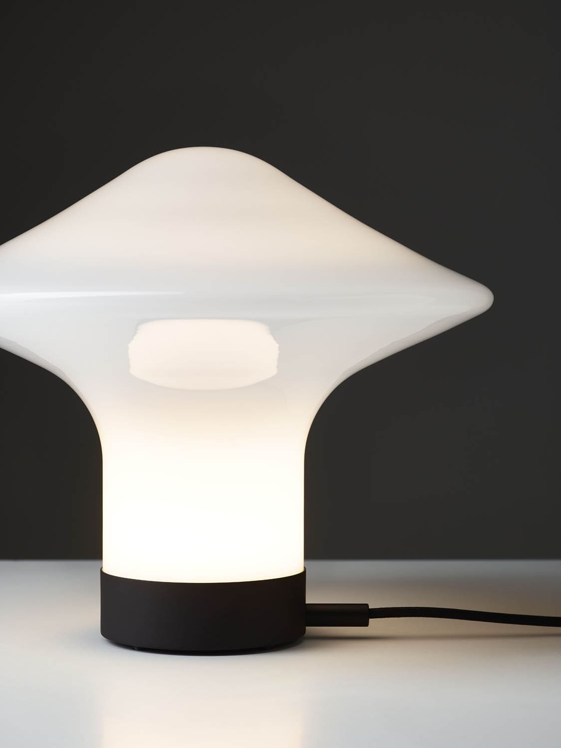 Modern Trottola Table Lamp - Stylish LED Desk Light for Bedroom, Living Room & Office - Perfect for Reading, Working & Decor